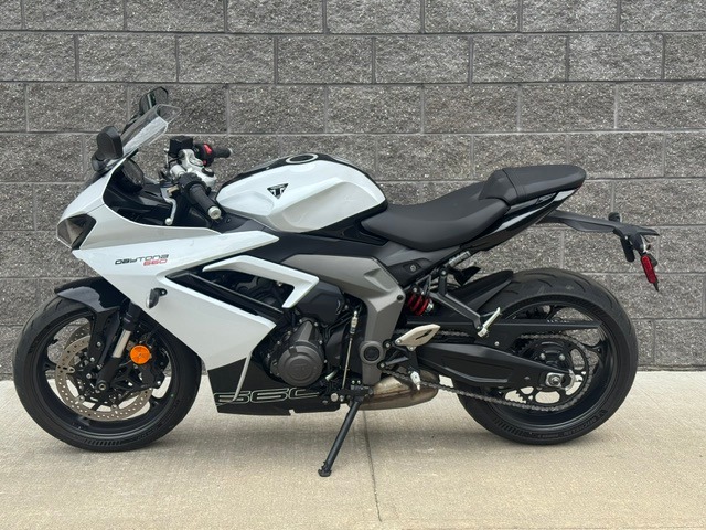 2025 Triumph Daytona 660 7