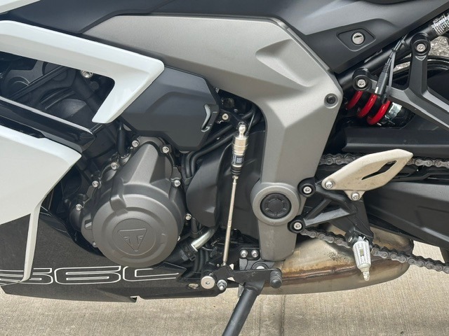 2025 Triumph Daytona 660 8
