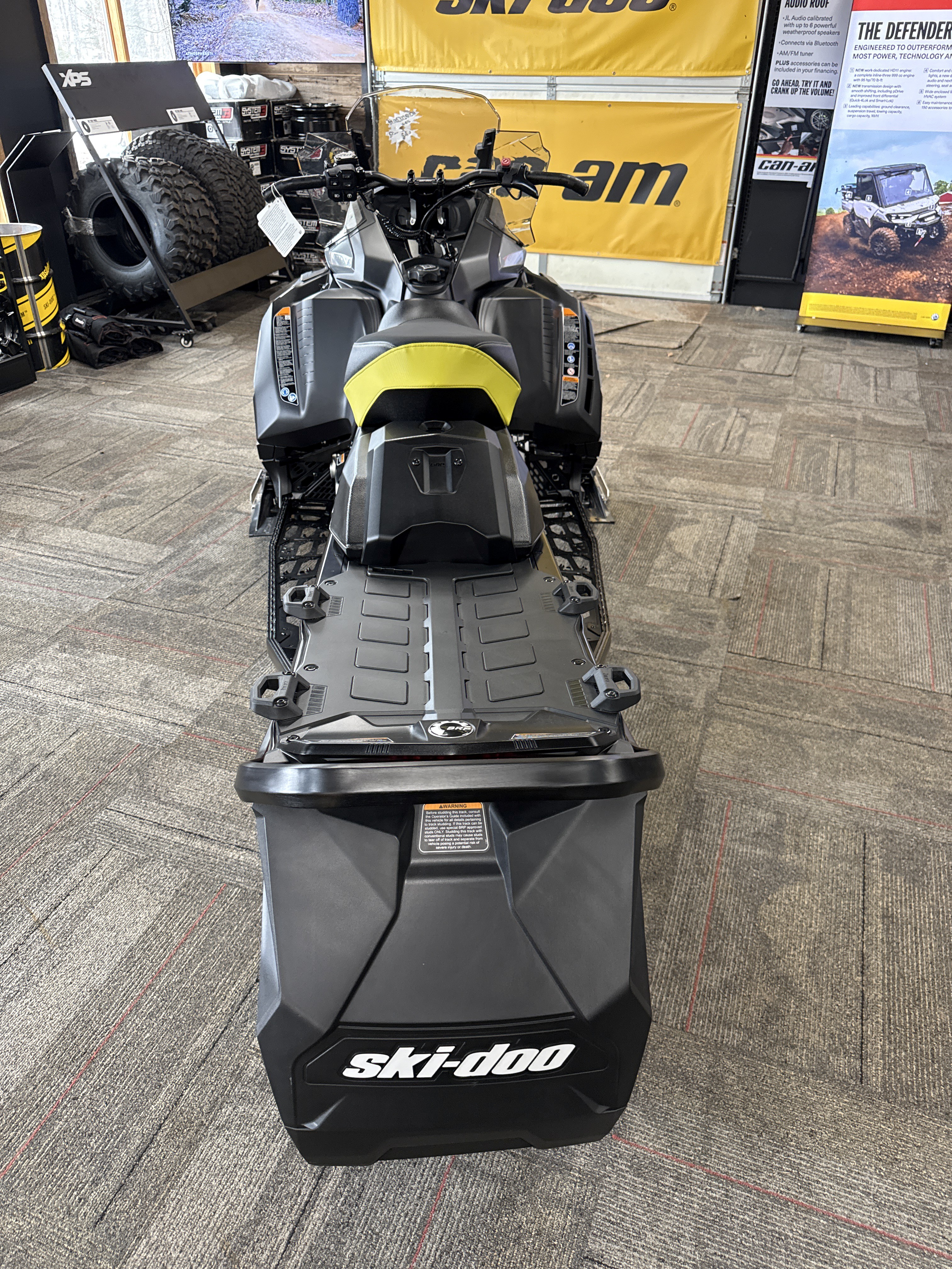 2026 Ski-Doo Renegade Adrenaline 900 ACE Turbo R ES Ripsaw 1.25 5