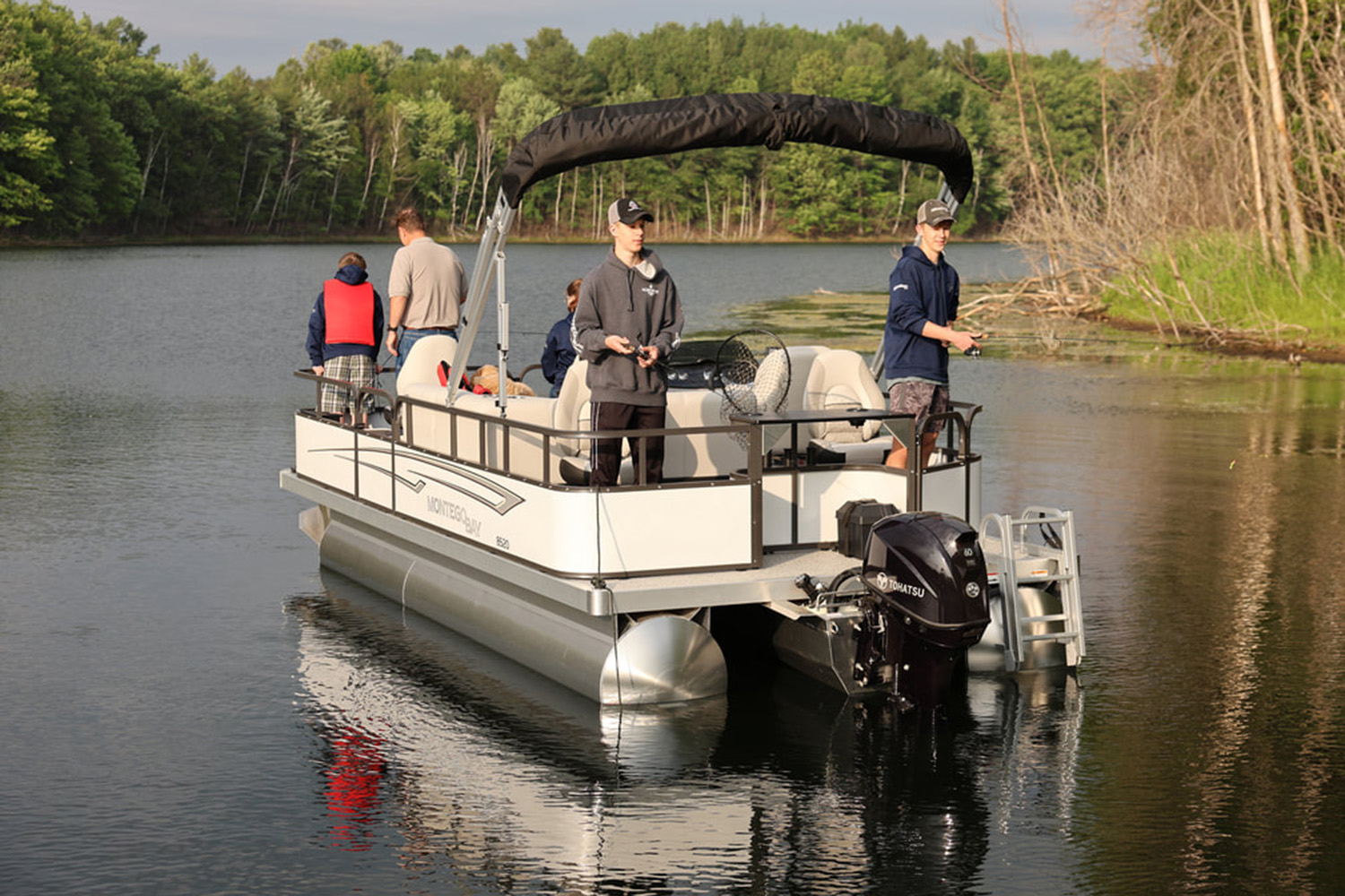 New 2025 Montego Bay F8520-4PT | Power Boats Outboard in Superior