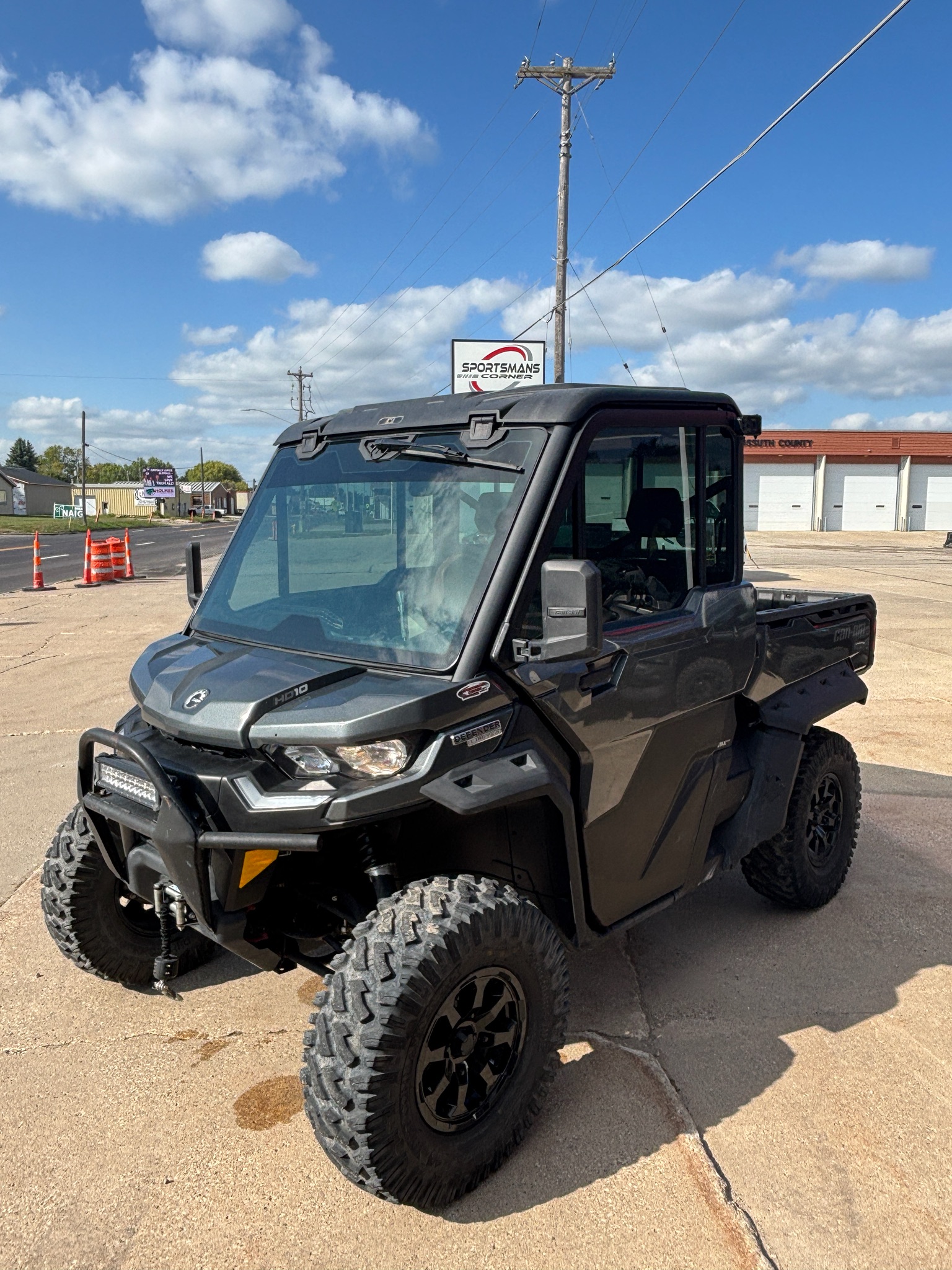 2023 Can-Am™ Defender Limited 3