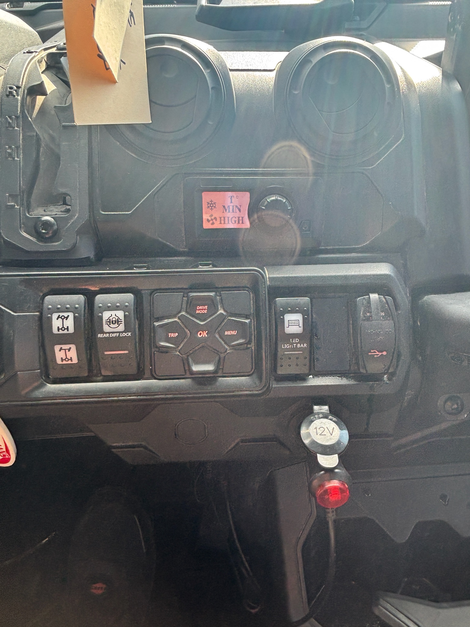 2023 Can-Am™ Defender Limited 8