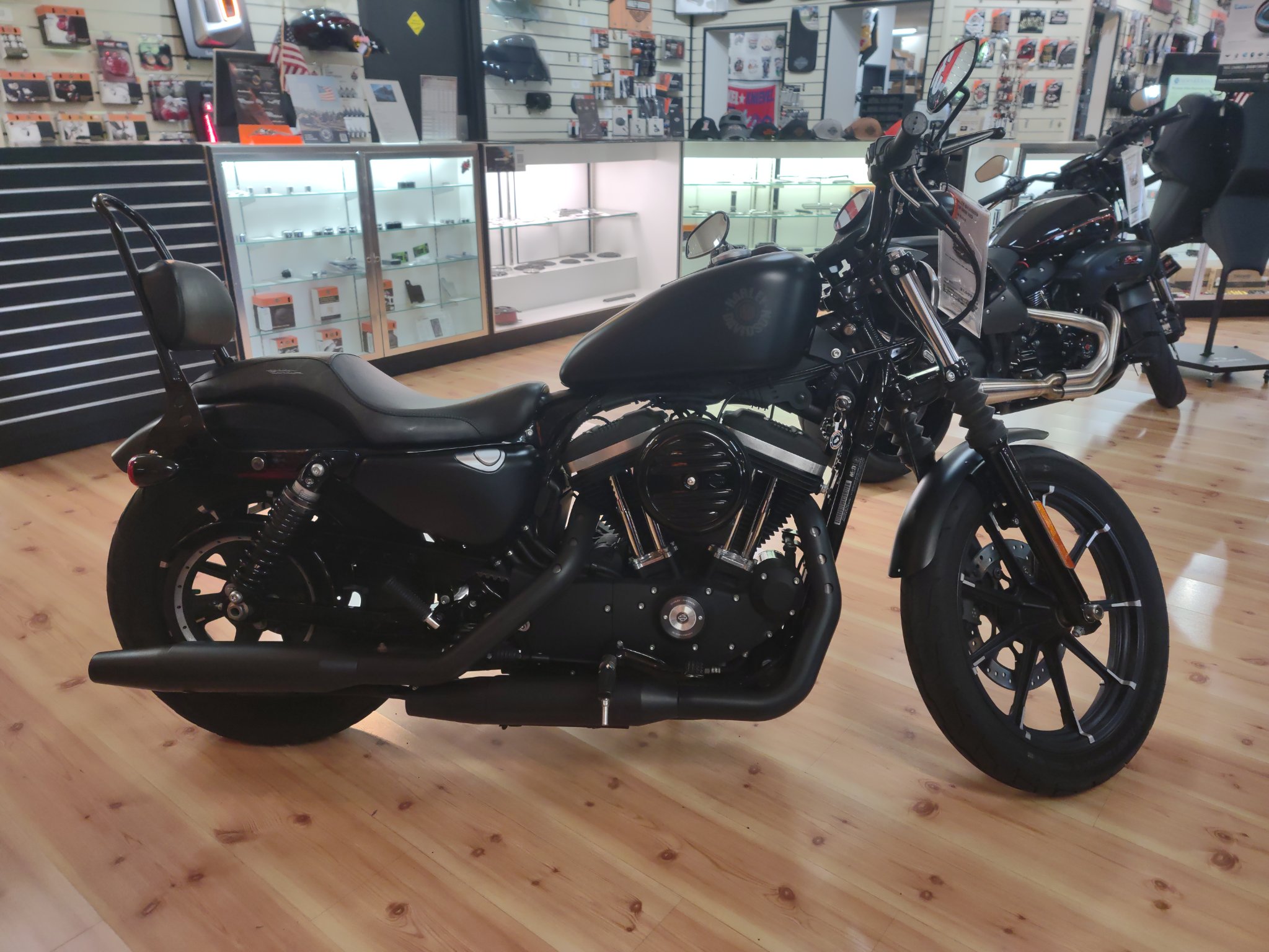 2020 Harley-Davidson Iron 883 1