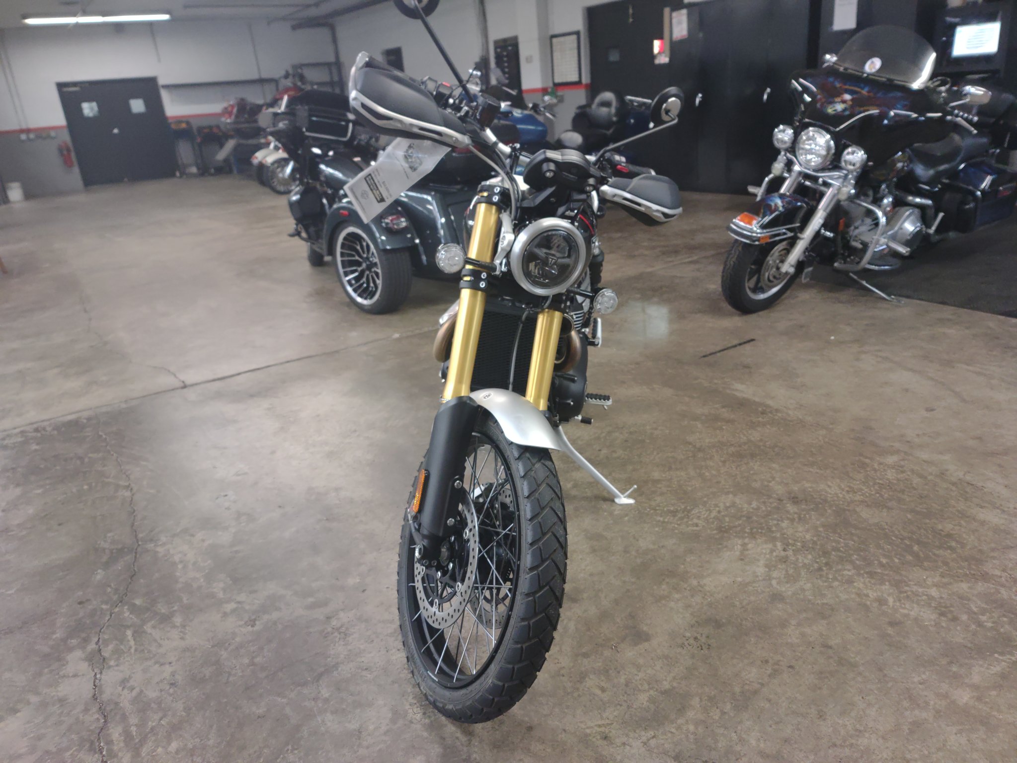 2025 Triumph Scrambler 1200 XE 3