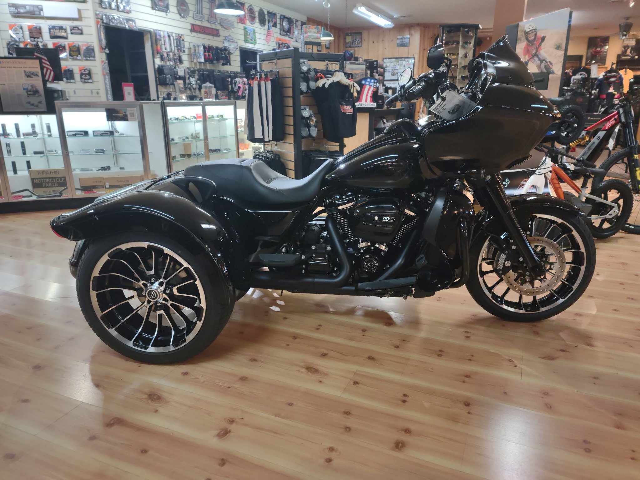 2024 Harley-Davidson Road Glide® 3 1