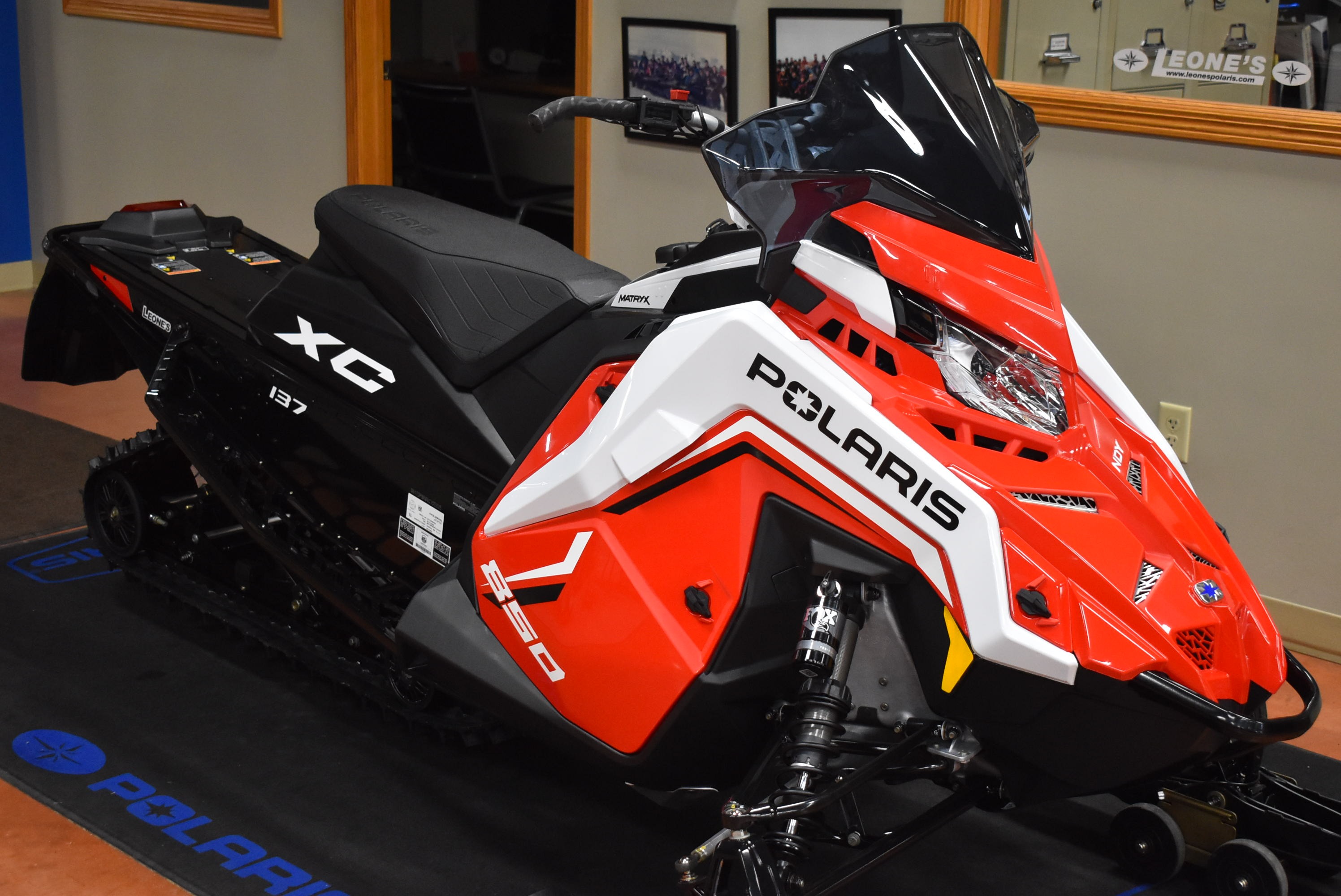 2027 Polaris 850 INDY XC 137 Indy Red 7S ES 1