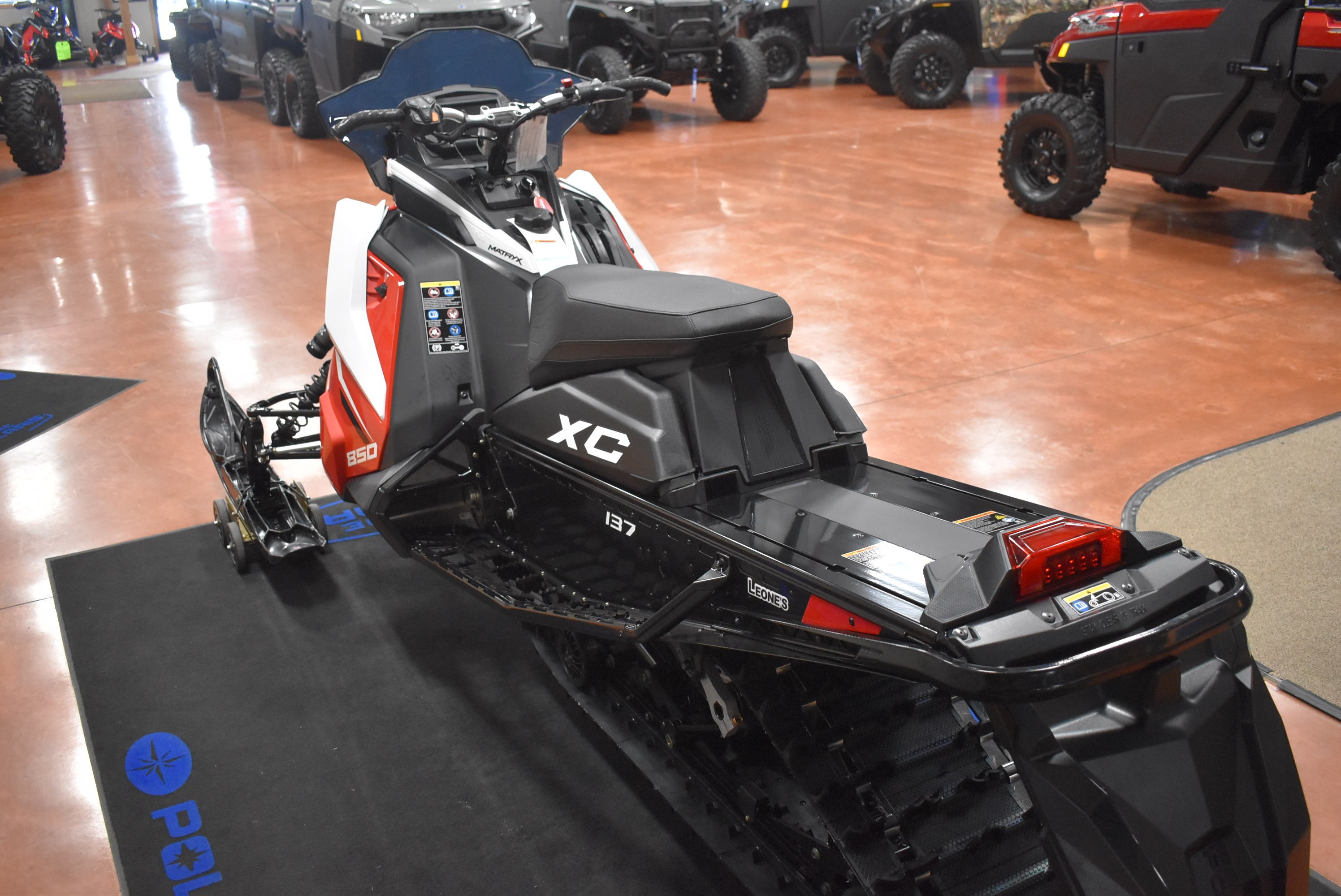2027 Polaris 850 INDY XC 137 Indy Red 7S ES 4