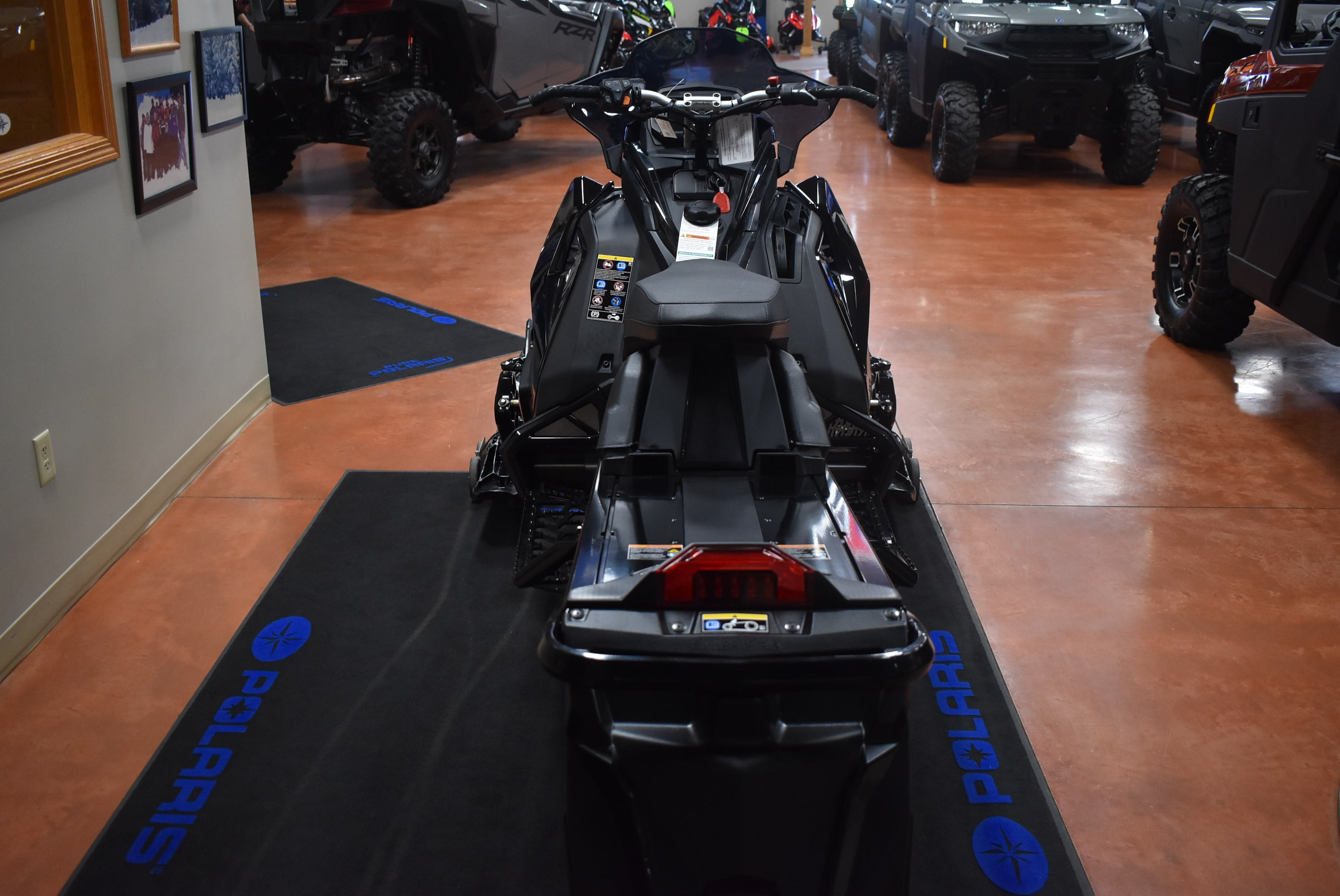 2027 Polaris 850 Switchback XC 146 Gloss Black 1.35 7S ES 5