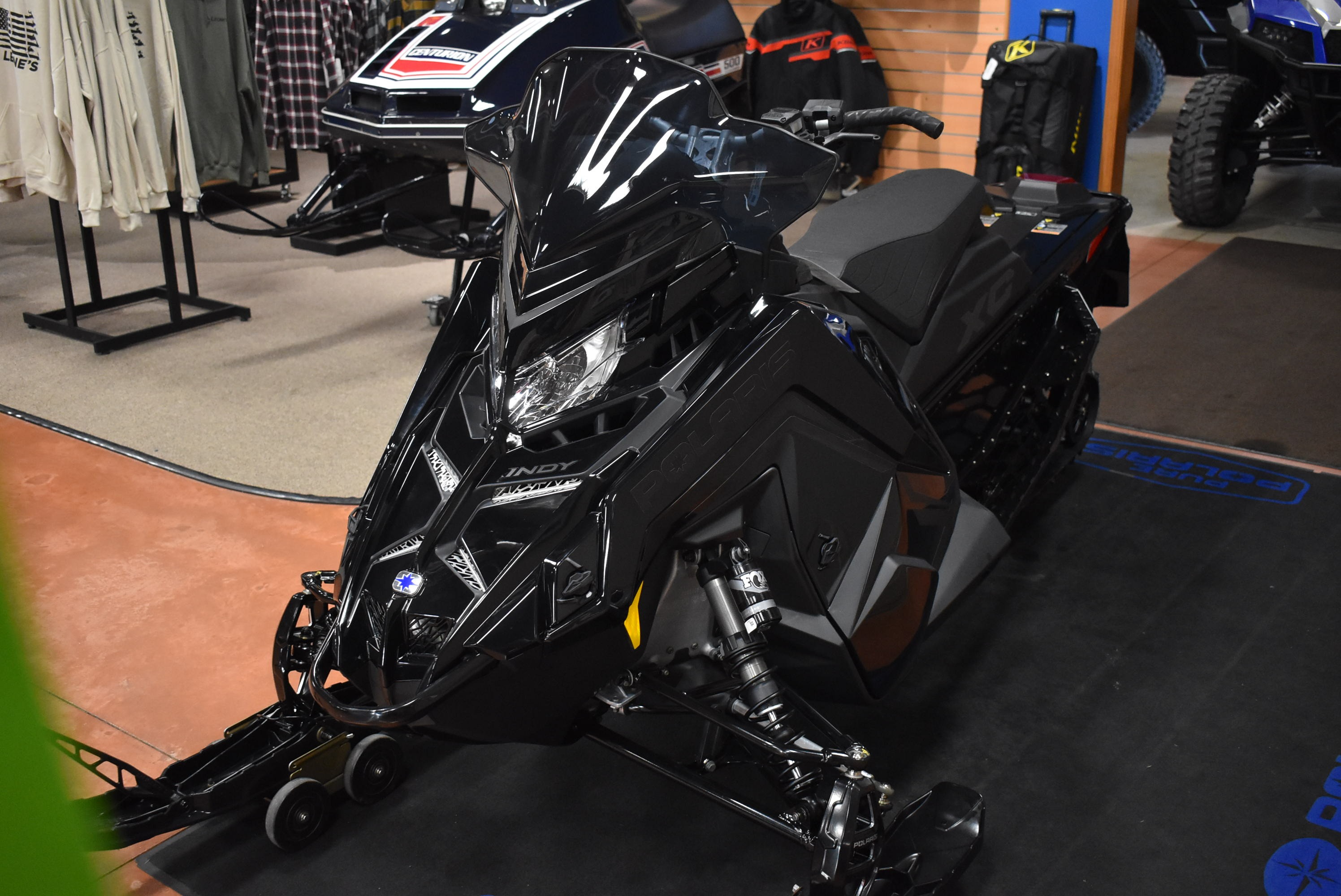 2027 Polaris 650 INDY XC 137 Gloss Black 7S ES 3