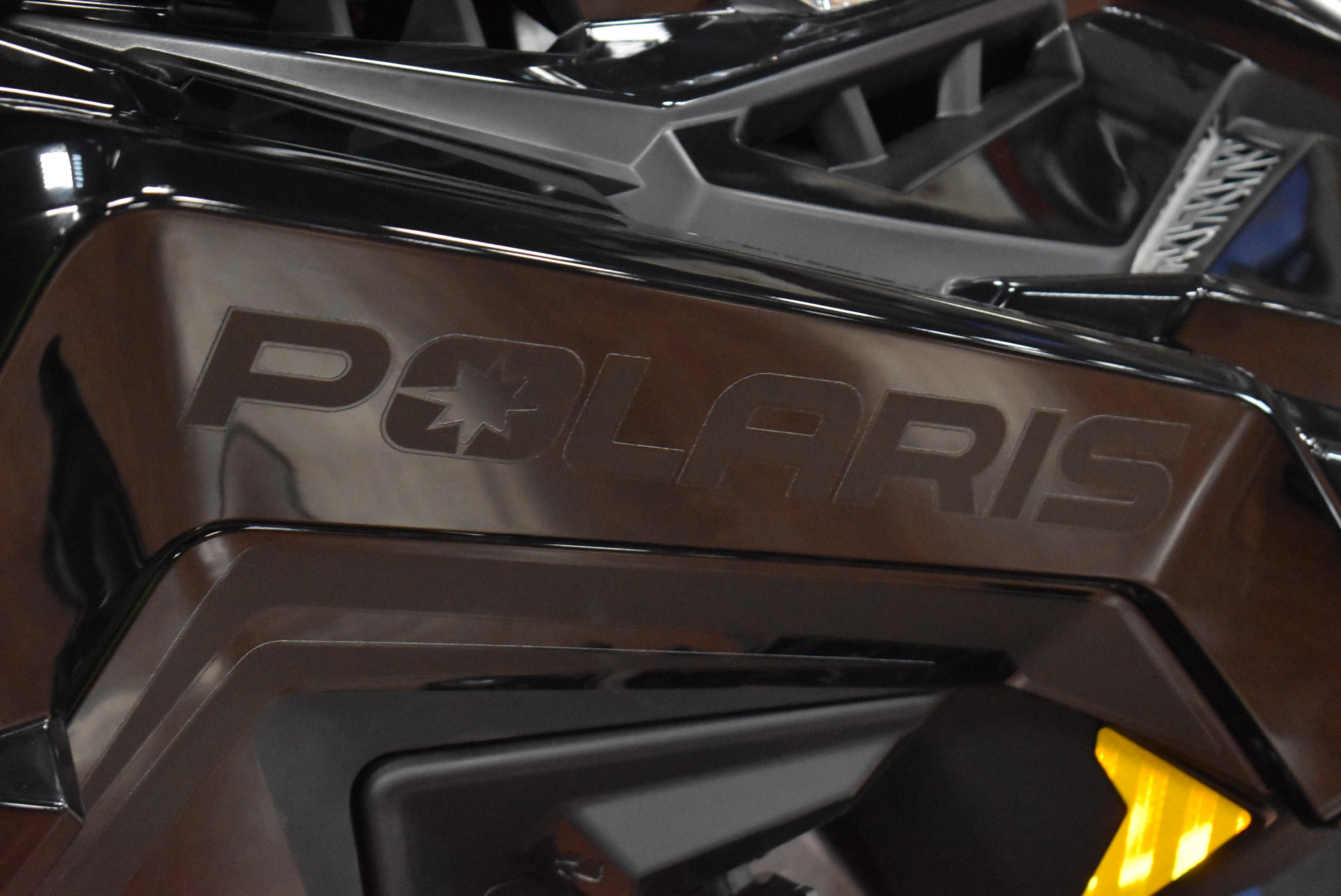 2027 Polaris 650 INDY XC 137 Gloss Black 7S ES 9