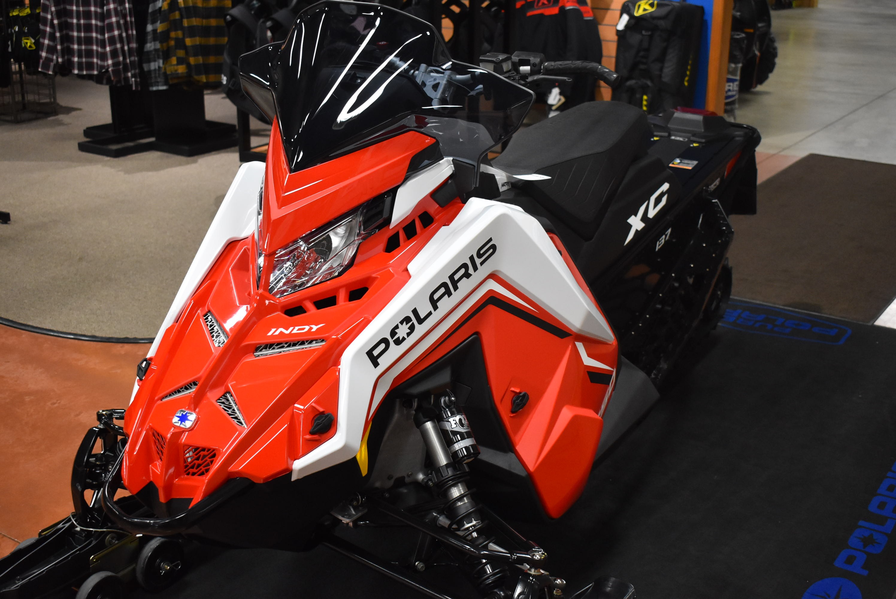 2027 Polaris 850 INDY XC 137 Indy Red ES 3