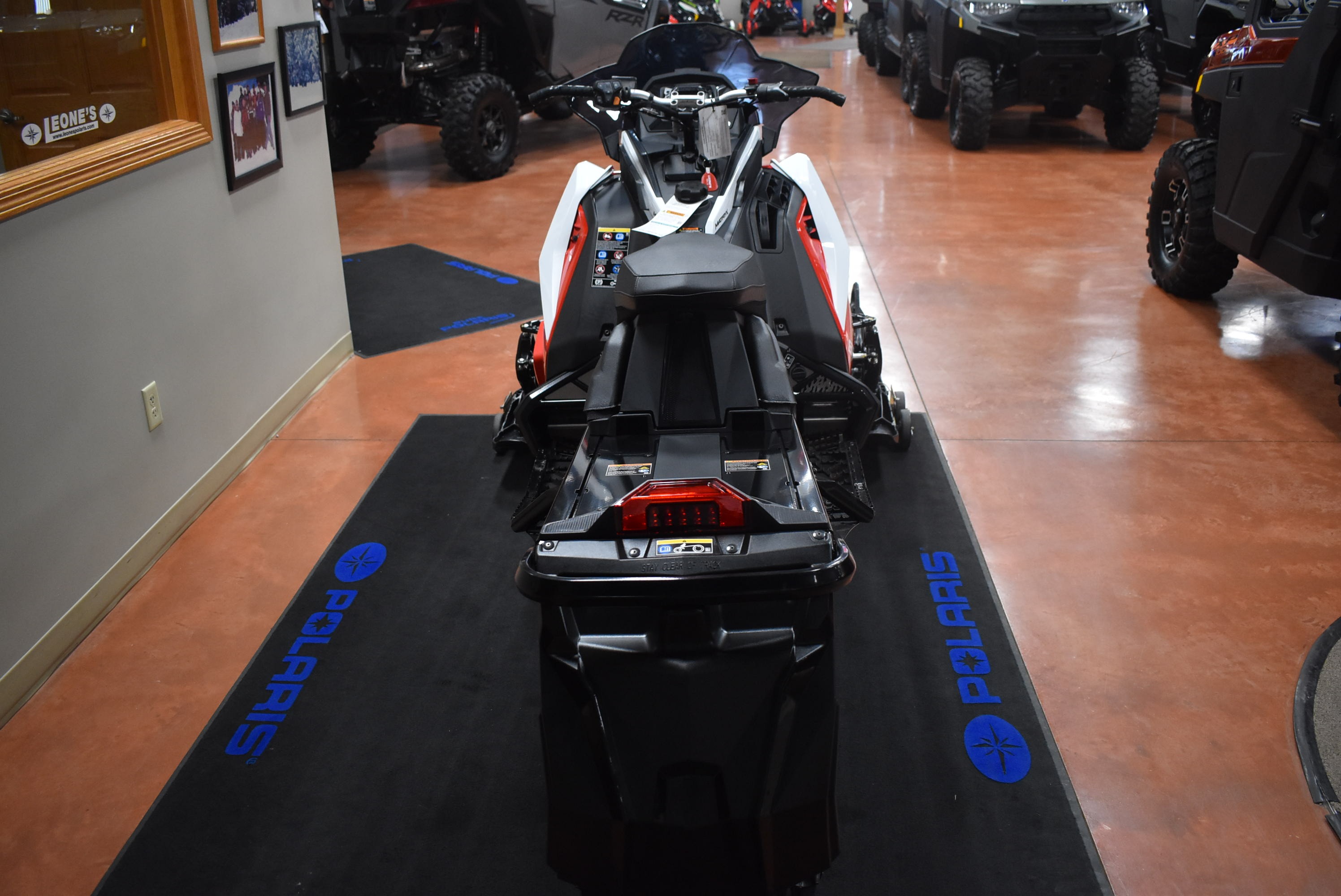 2027 Polaris 850 INDY XC 137 Indy Red ES 5