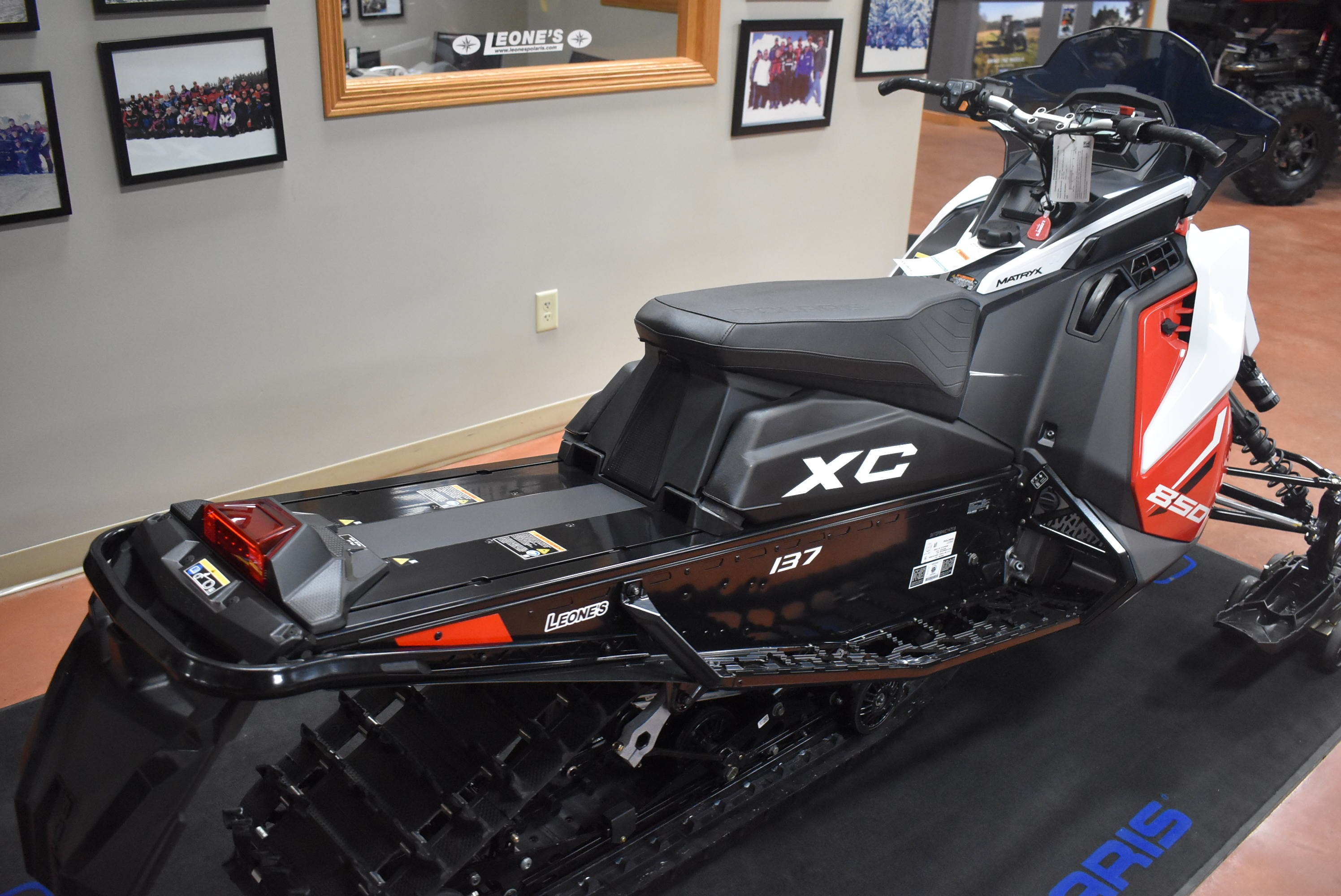 2027 Polaris 850 INDY XC 137 Indy Red ES 6