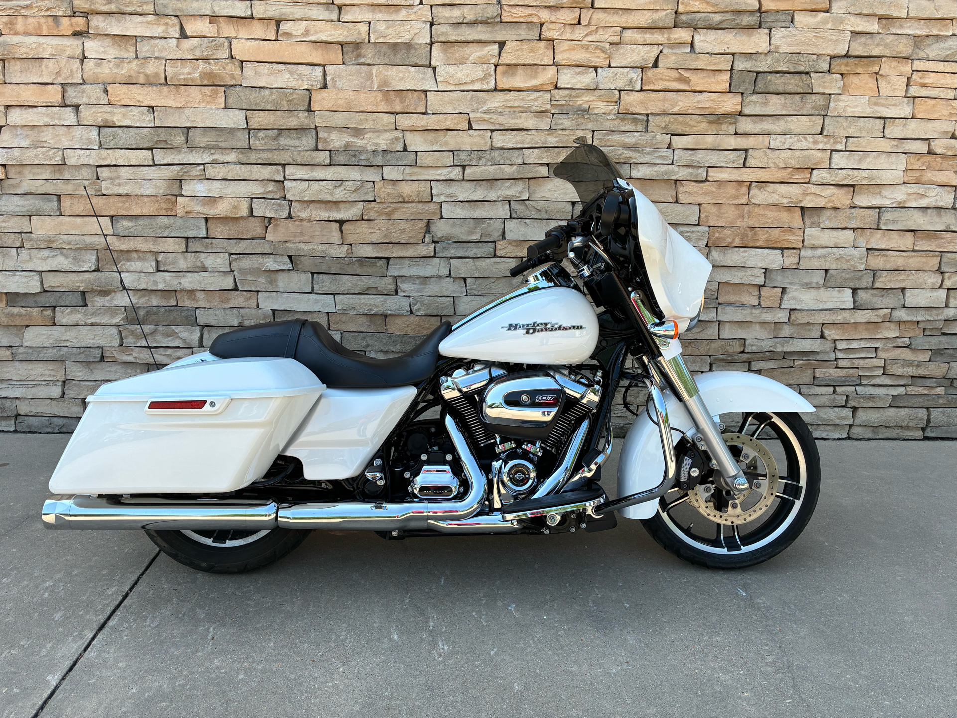 2017 Harley-Davidson Street Glide® Special in Bossier City, Louisiana - Photo 3