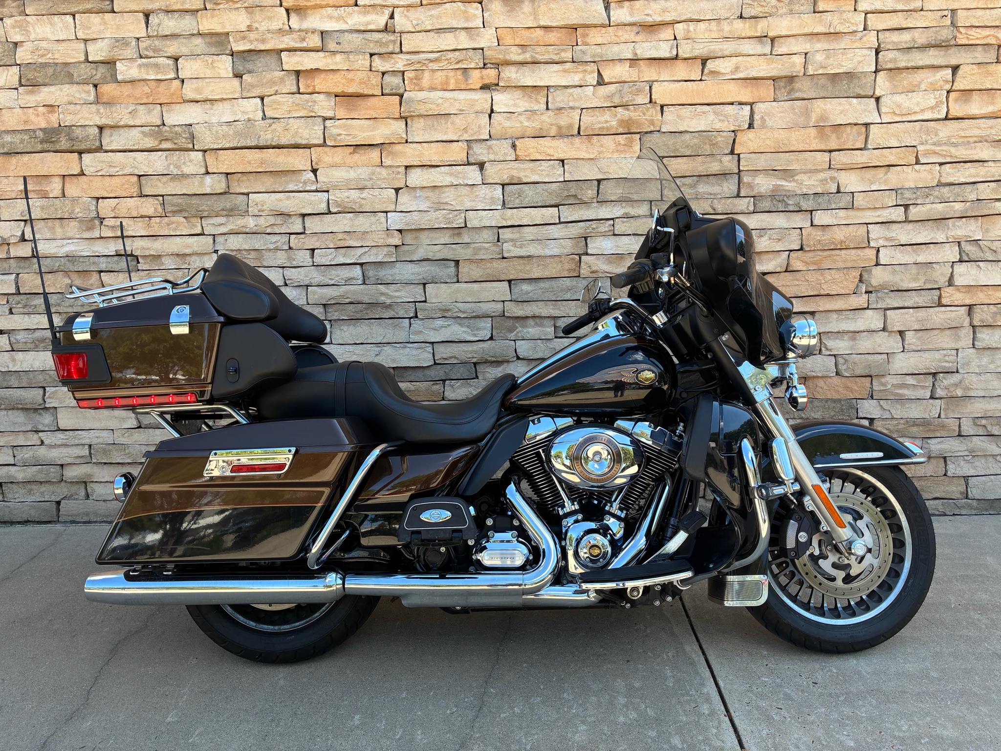 2013 Harley-Davidson Electra Glide® Ultra Limited 110th Anniversary Edi 3