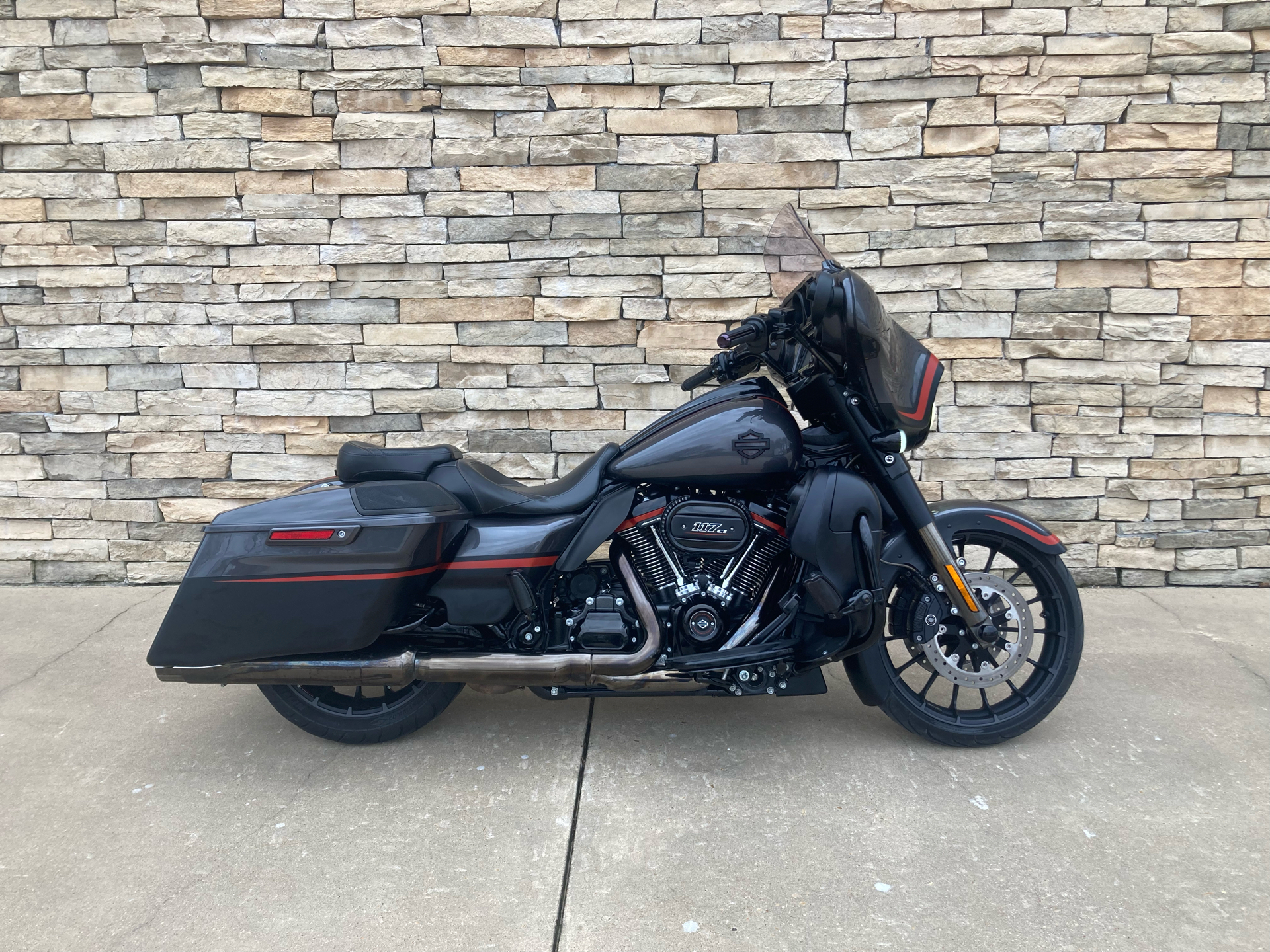 2018 Harley-Davidson CVO™ Street Glide® in Bossier City, Louisiana - Photo 3