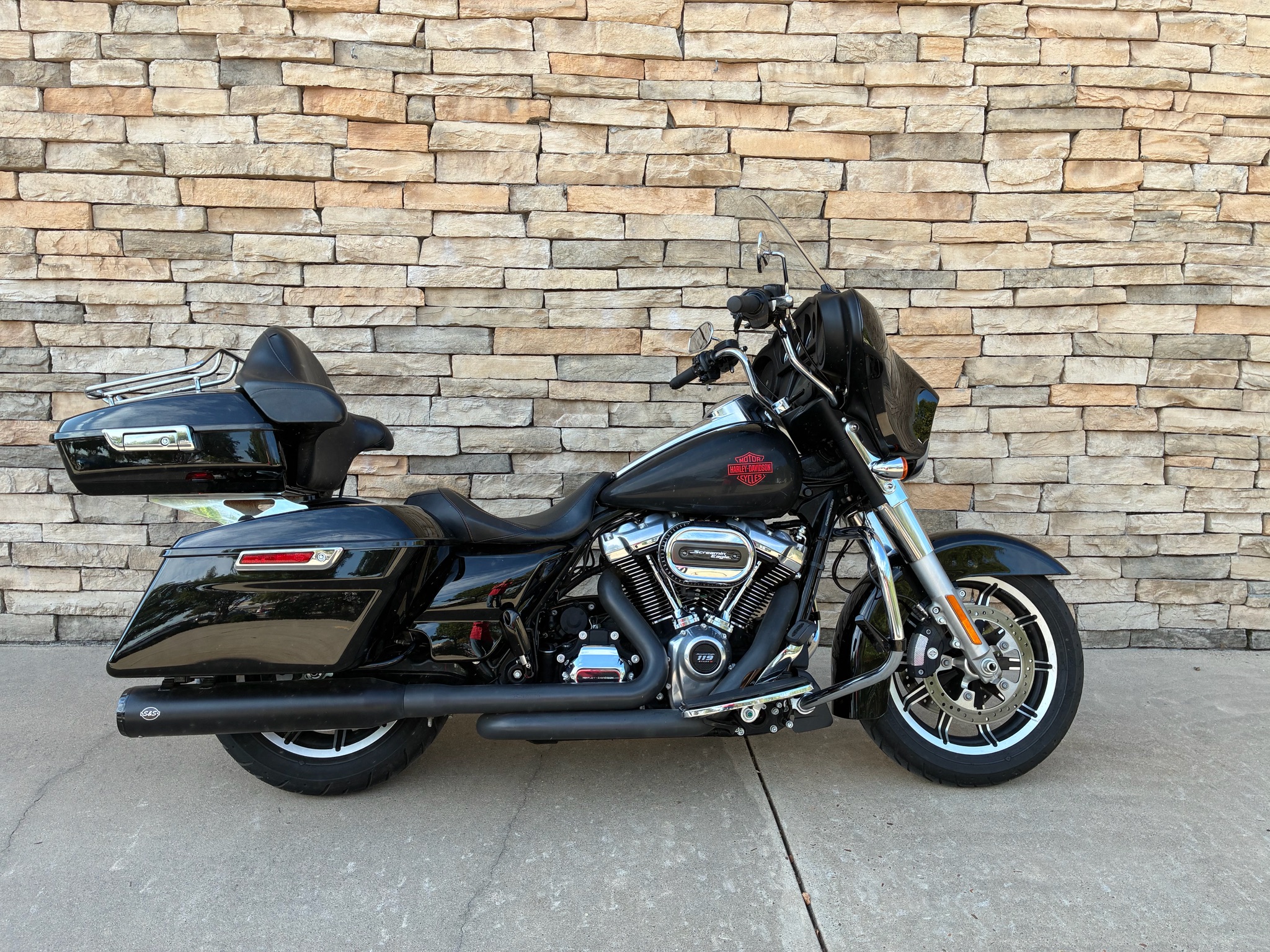 2019 Harley-Davidson Electra Glide® Standard 3