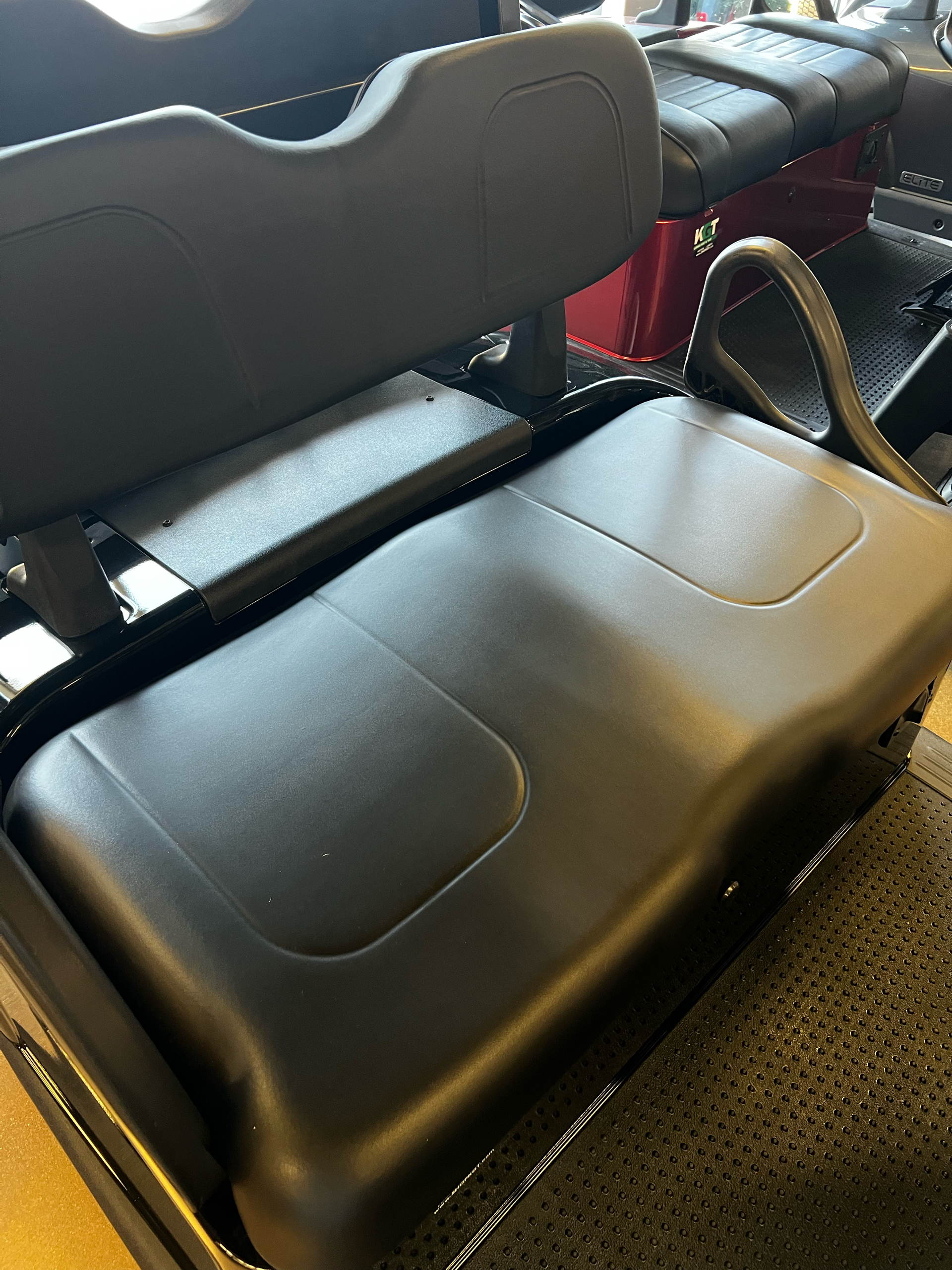 2018 EZGO RXV photo 4
