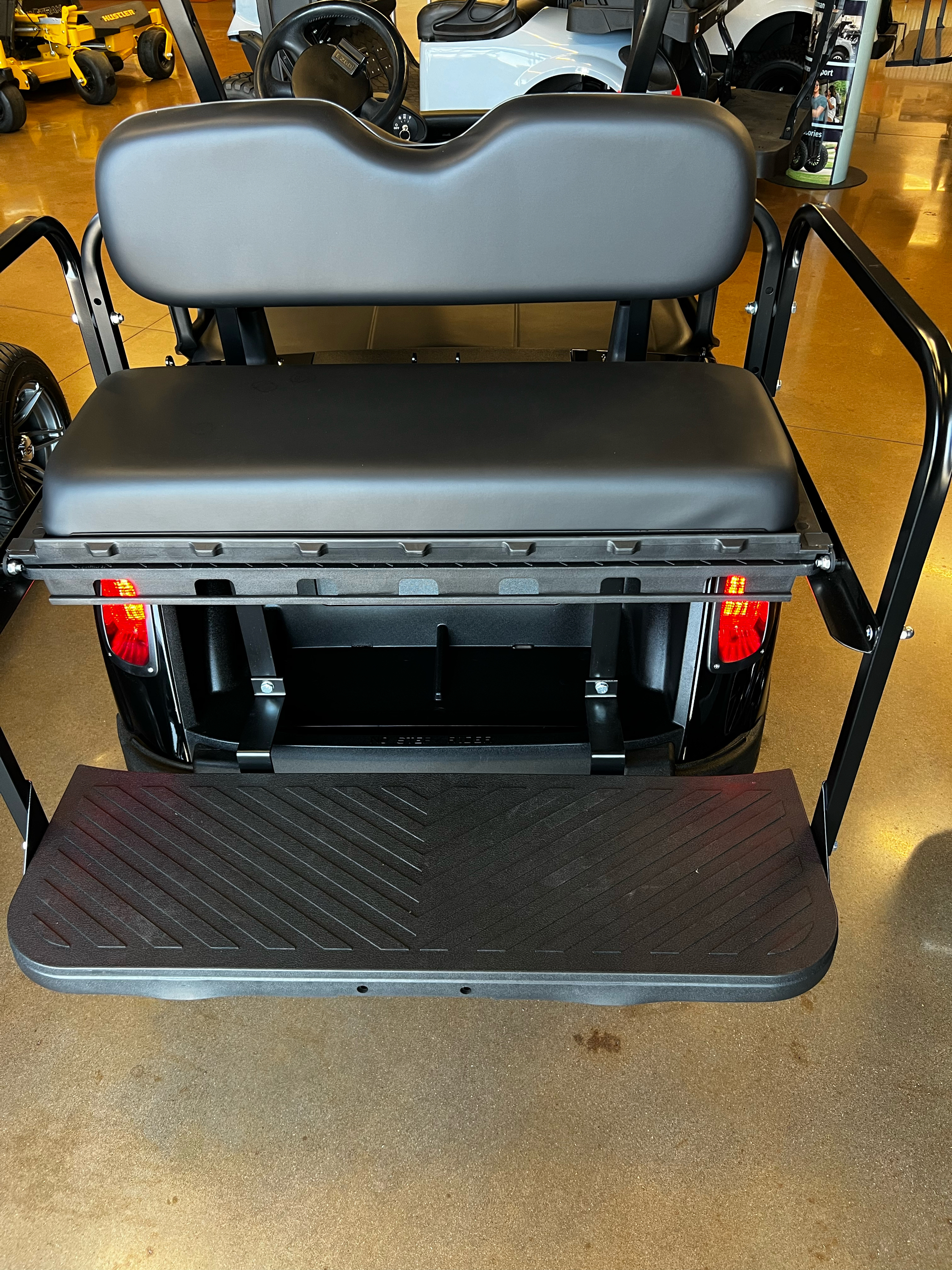 2018 EZGO RXV photo 7