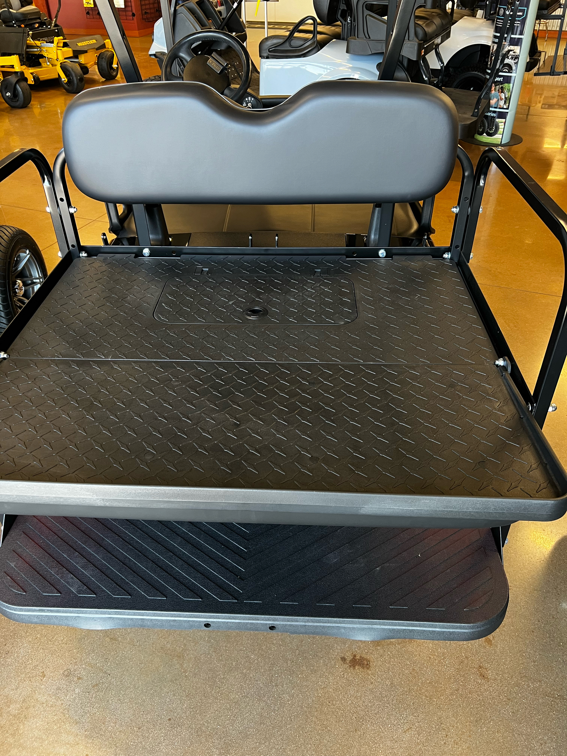 2018 EZGO RXV photo 3