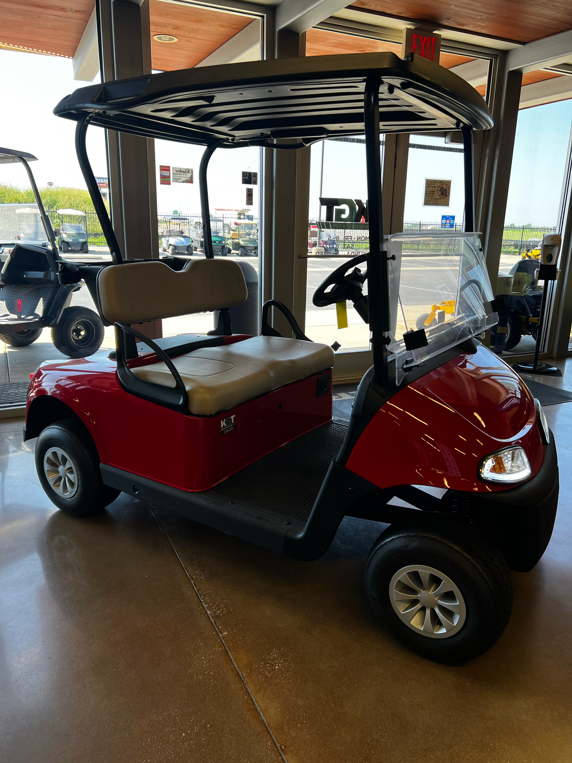 2018 EZGO RXV photo 2