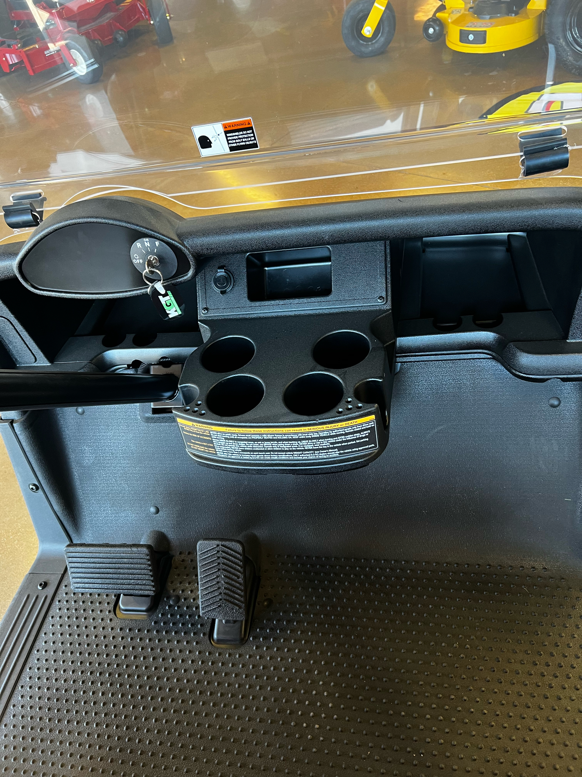 2018 EZGO RXV photo 4