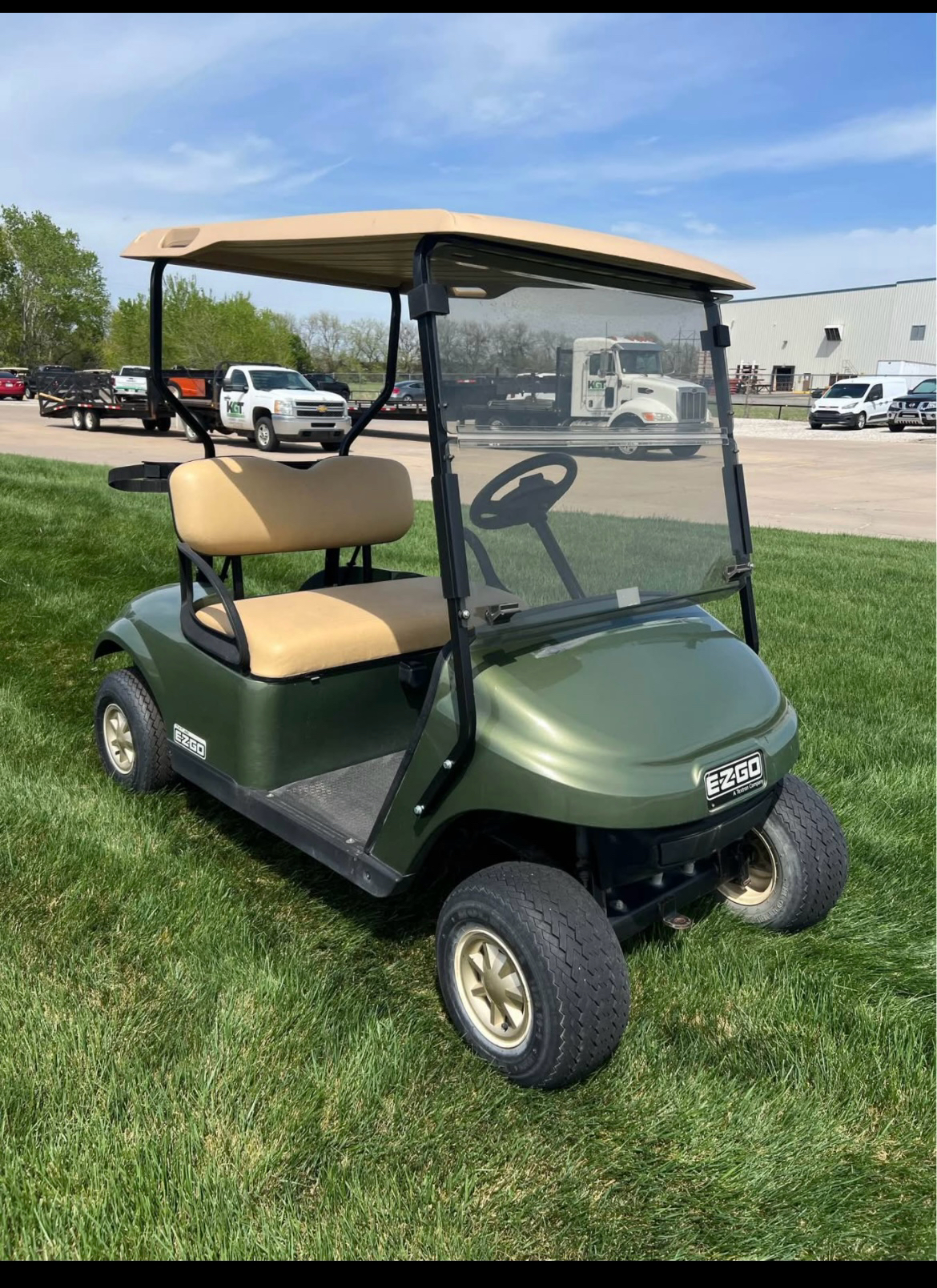 2018 EZGO TXT photo 3