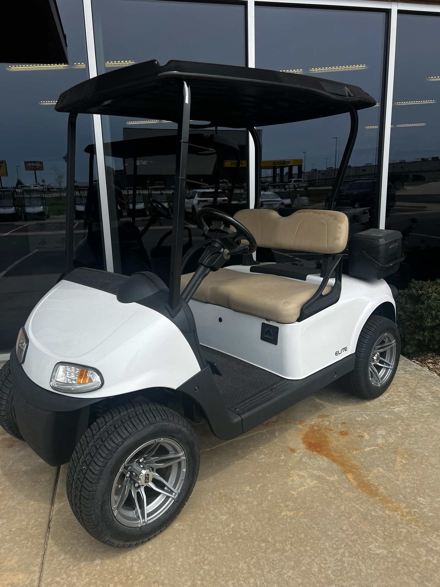 2020 EZGO RXV