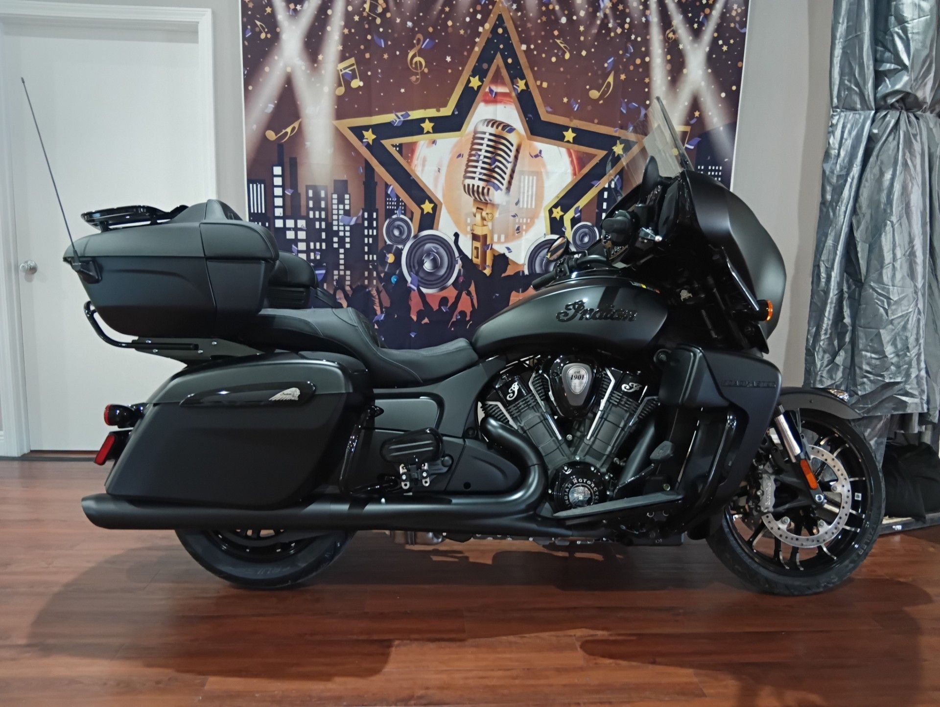 2025 Indian Motorcycle Roadmaster® PowerPlus Dark Horse® with