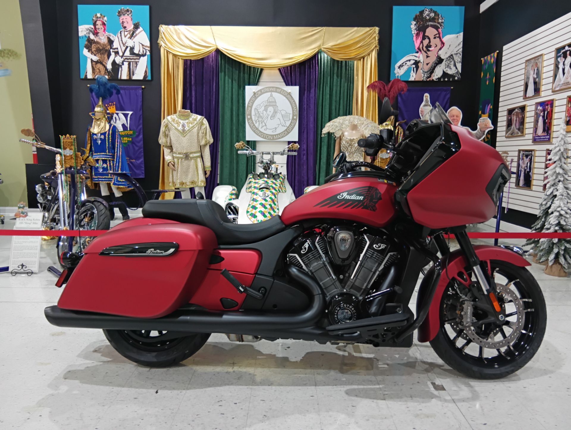 2026 Indian Motorcycle Challenger® Dark Horse® Motorcycles Saint 2026 Indian Motorcycle Challenger® Dark Horse® Motorcycles Saint