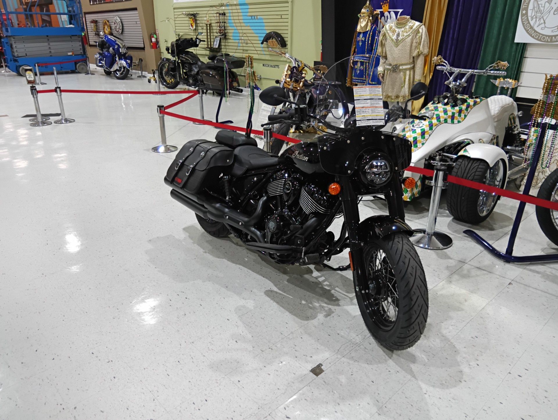 2025 Indian Motorcycle Super Chief Dark Horse Motorcycles Saint