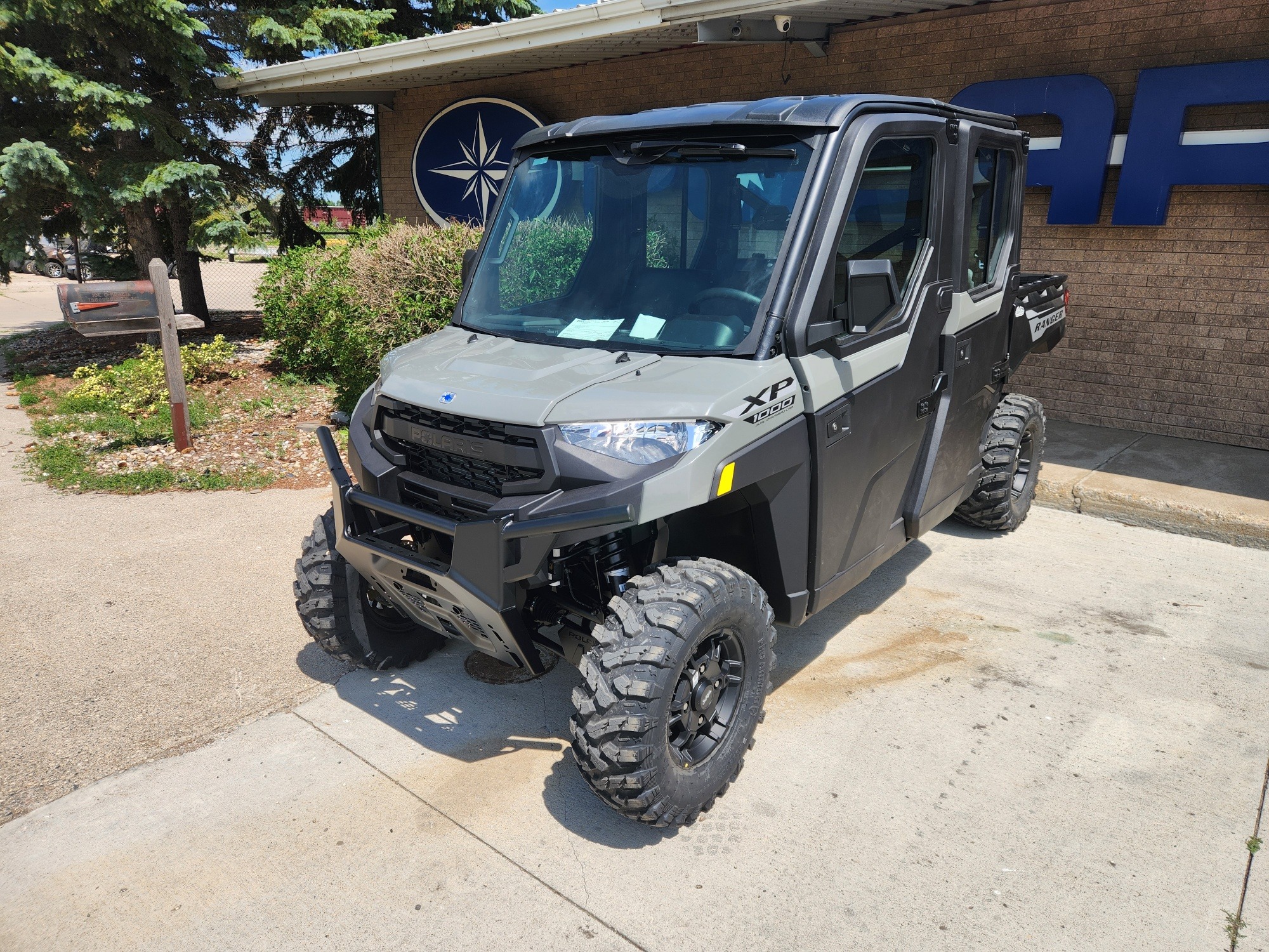 2027 Polaris Ranger Crew XP 1000 Cab 1