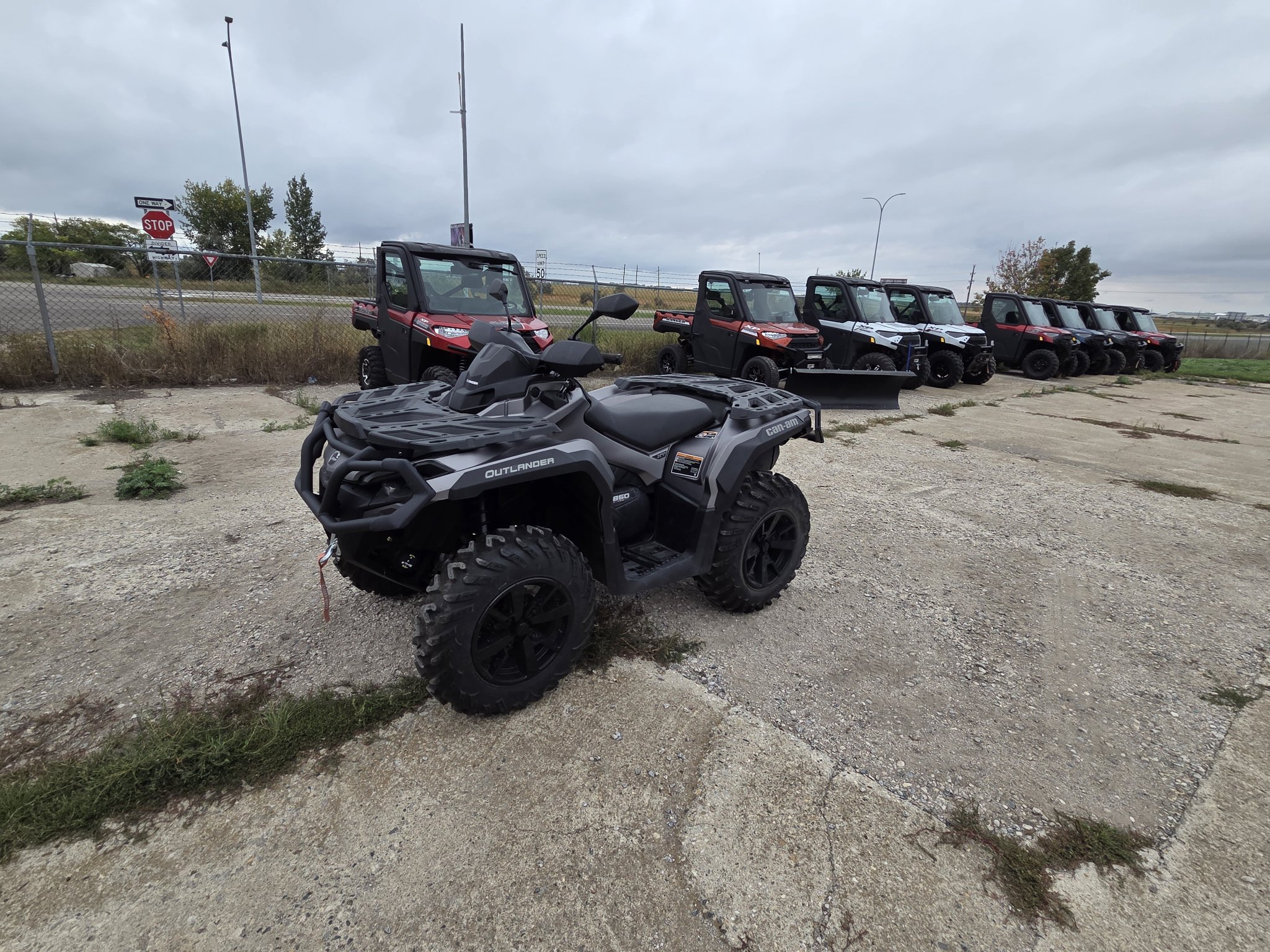 2023 Can-Am™ Outlander XT 850 1