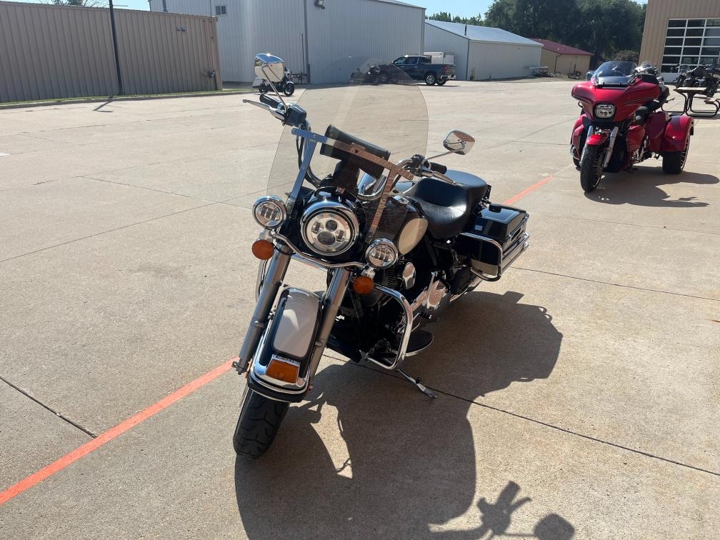 2010 Harley-Davidson Police Road King® 4