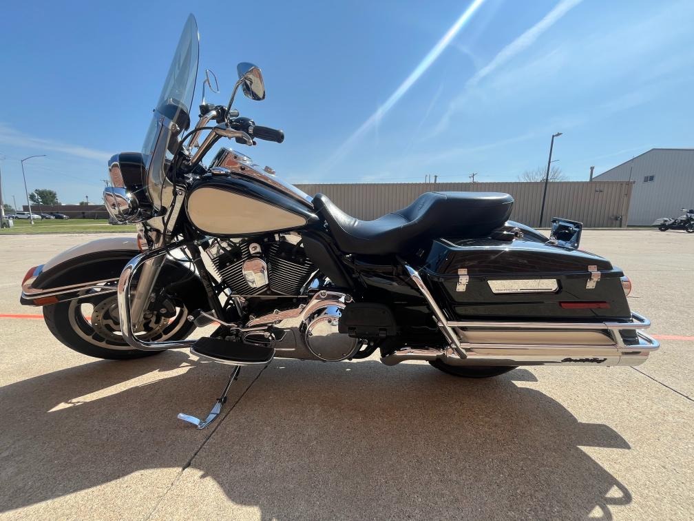 2010 Harley-Davidson Police Road King® 5