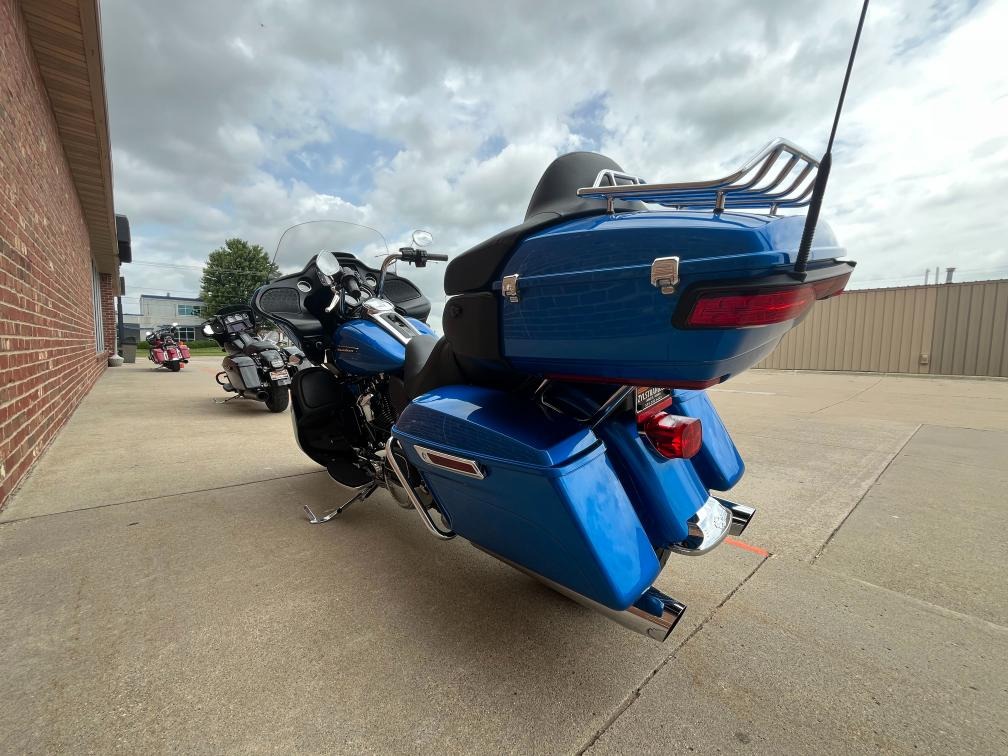 2018 Harley-Davidson Road Glide® Ultra 12