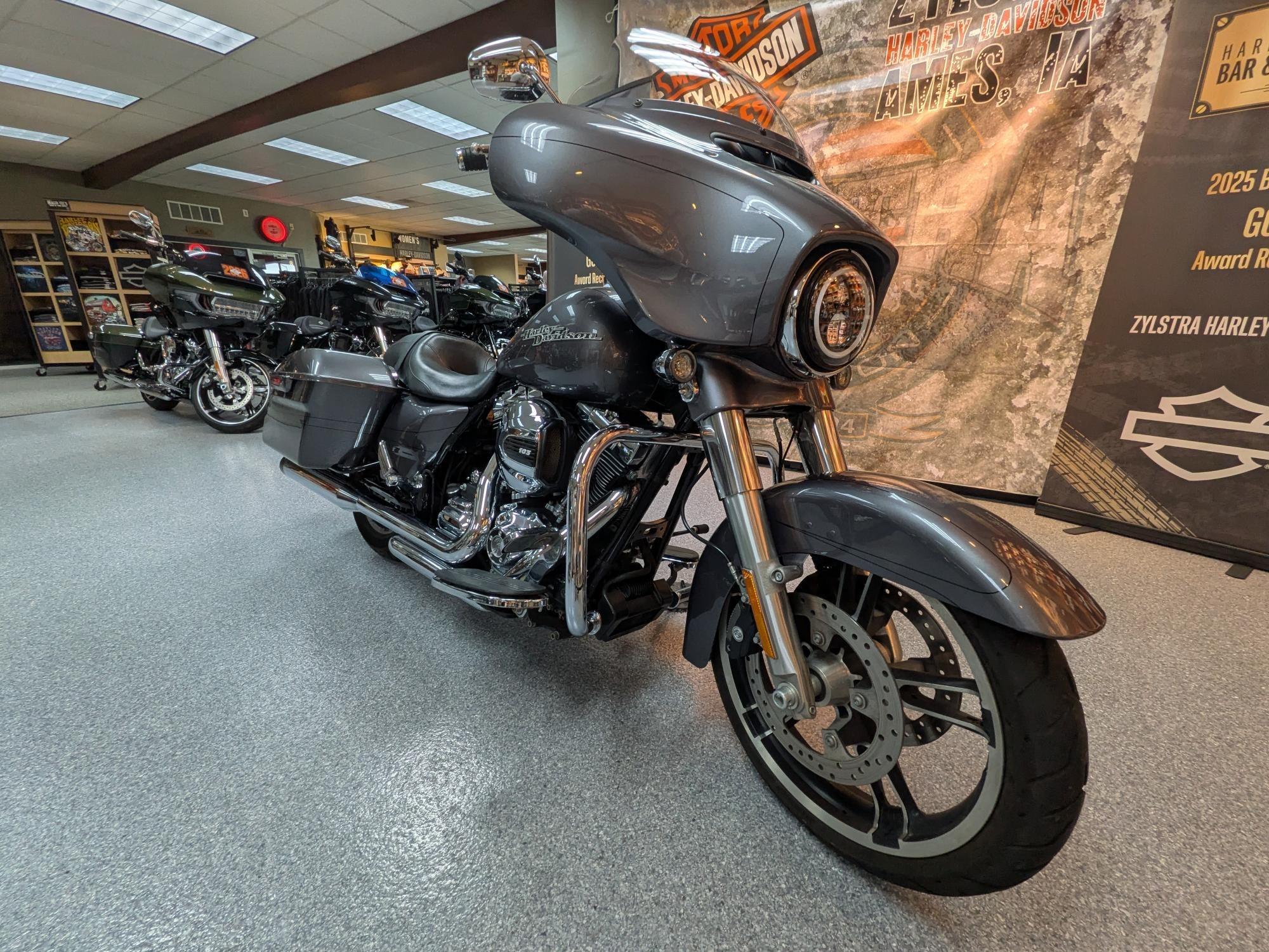 2014 Harley-Davidson Street Glide® Special 2