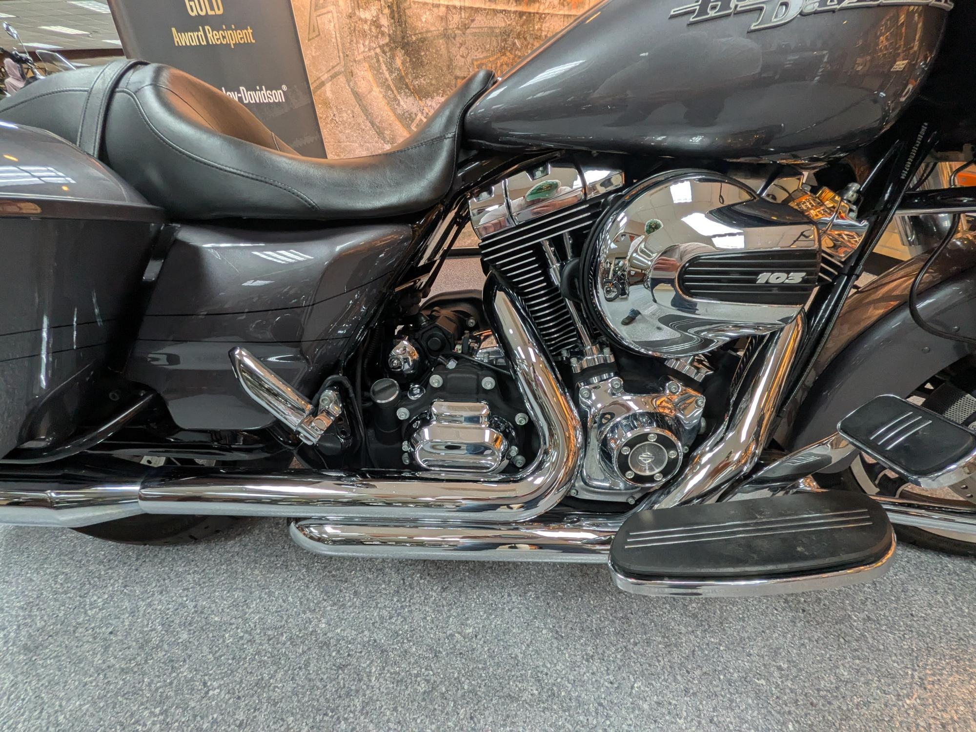 2014 Harley-Davidson Street Glide® Special 9