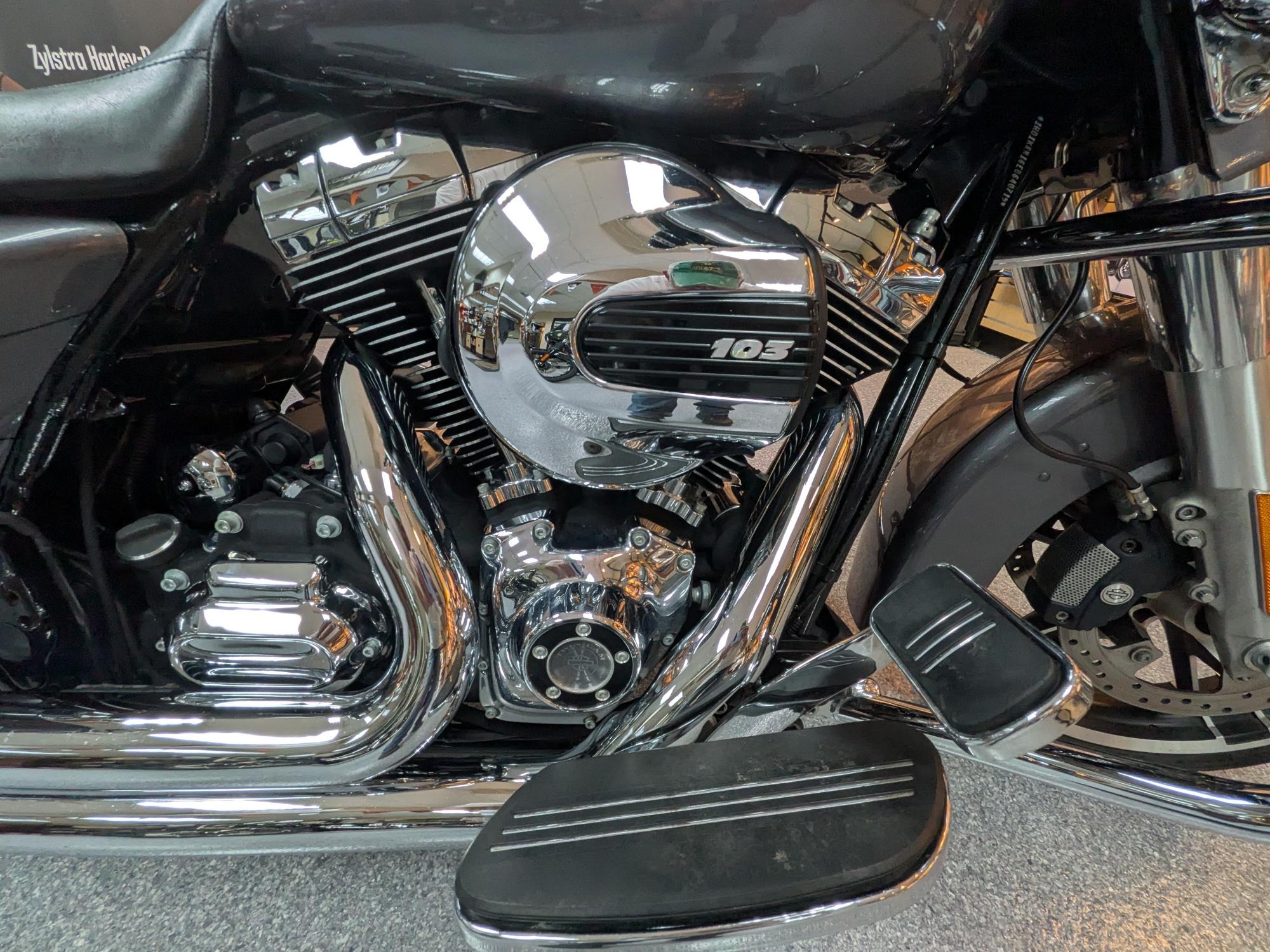 2014 Harley-Davidson Street Glide® Special 10