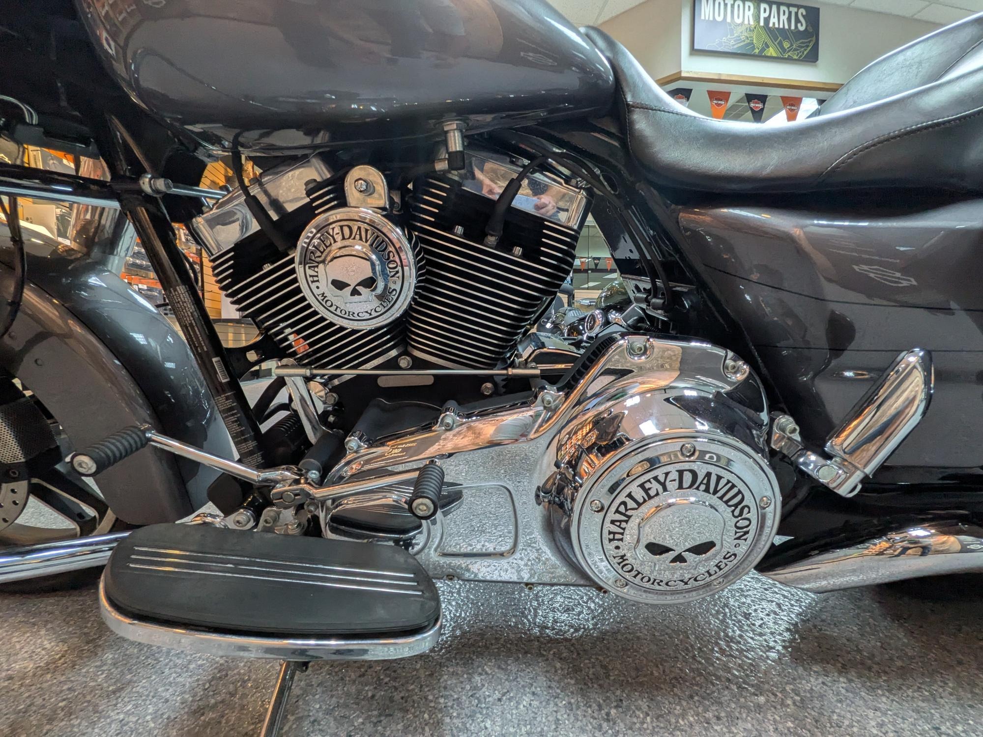 2014 Harley-Davidson Street Glide® Special 11