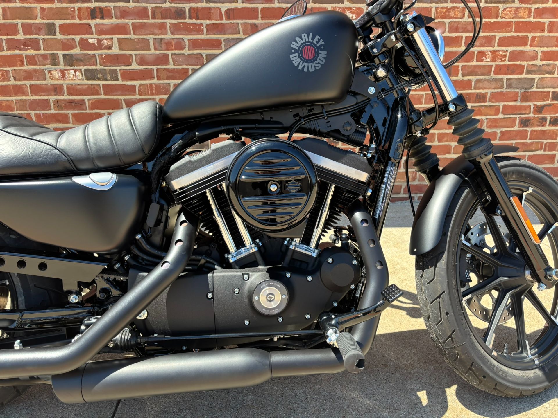 HARLEY-DAVIDSON 883R ブラックタンク 2016 Harley-Davidson Sportster 883 | American Motorcycle