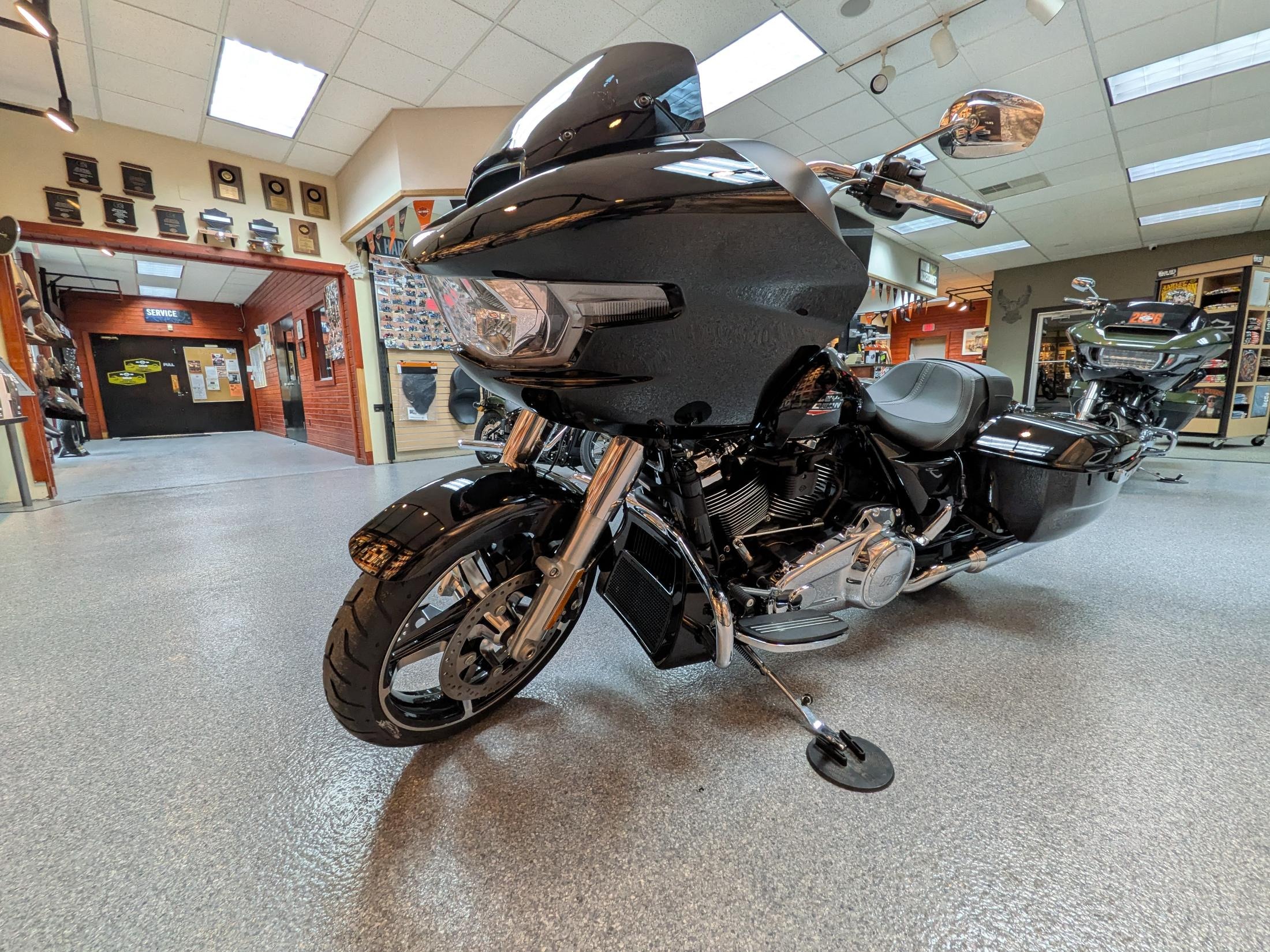 2026 Harley-Davidson Road Glide® 4