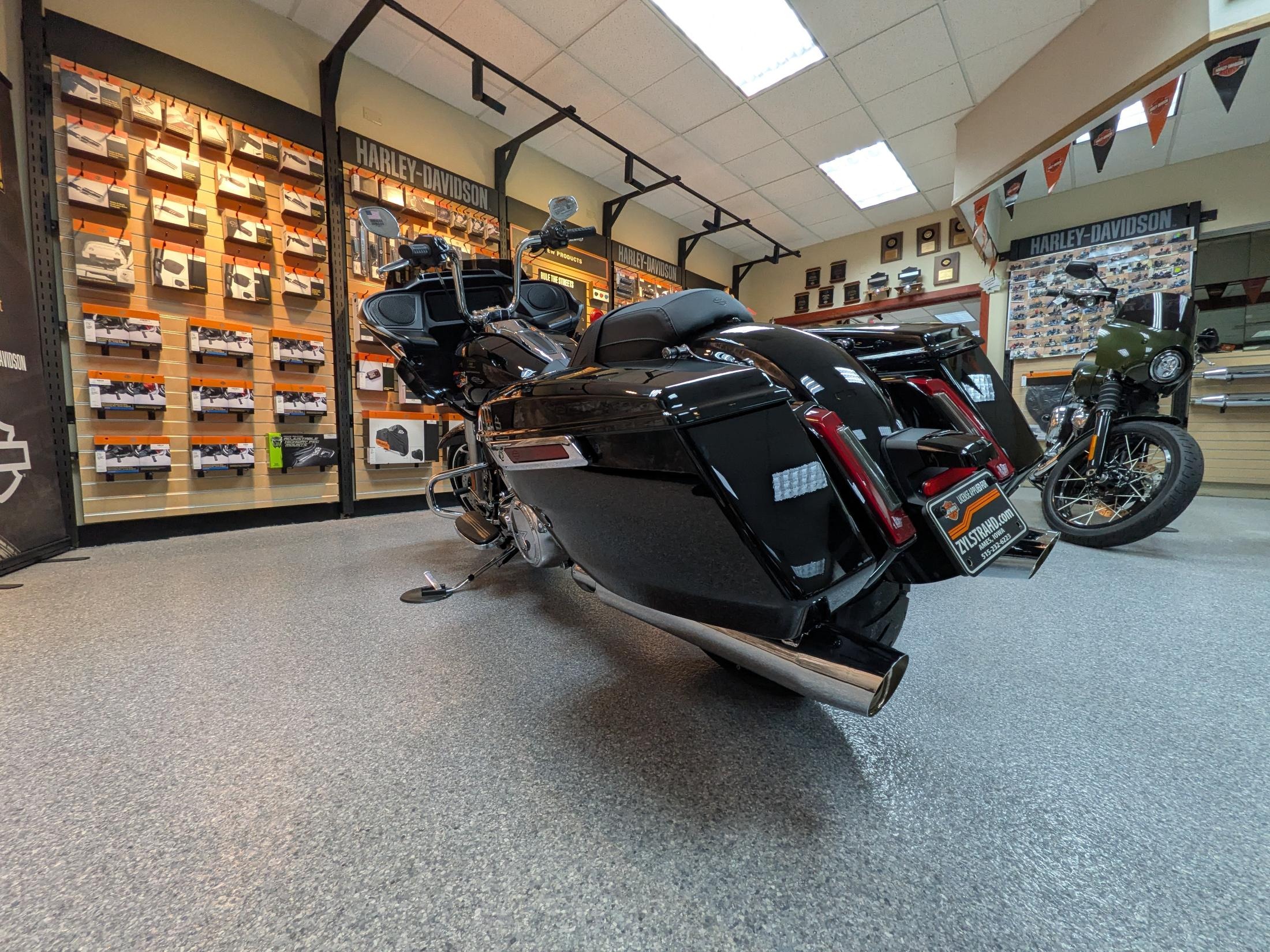 2026 Harley-Davidson Road Glide® 6