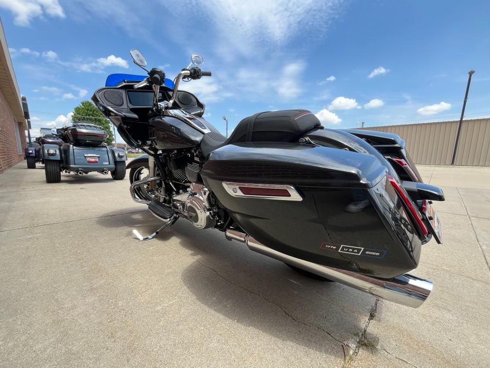 2026 Harley-Davidson Road Glide® 11
