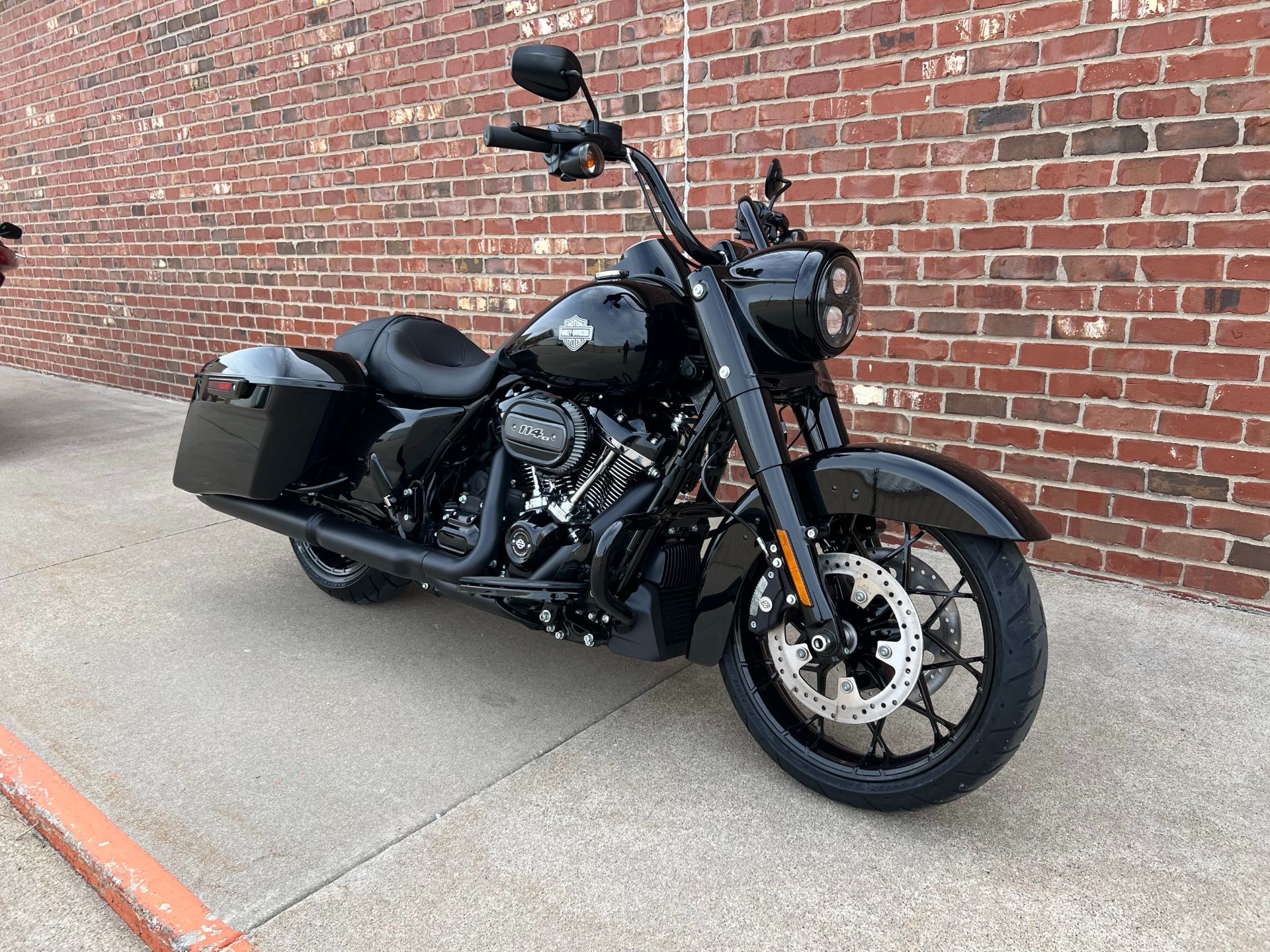 は自分にプチご褒美を 2025 New Harley-Davidson Ames Sale, for Special King® Road 洋書