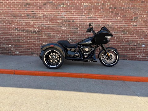New 2026 Harley-Davidson Road Glide® 3 for Sale, Ames IA | Vivid