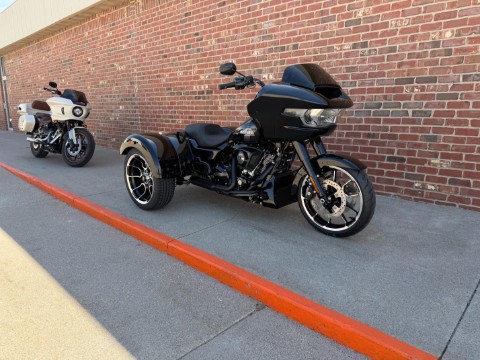 New 2026 Harley-Davidson Road Glide® 3 for Sale, Ames IA | Vivid