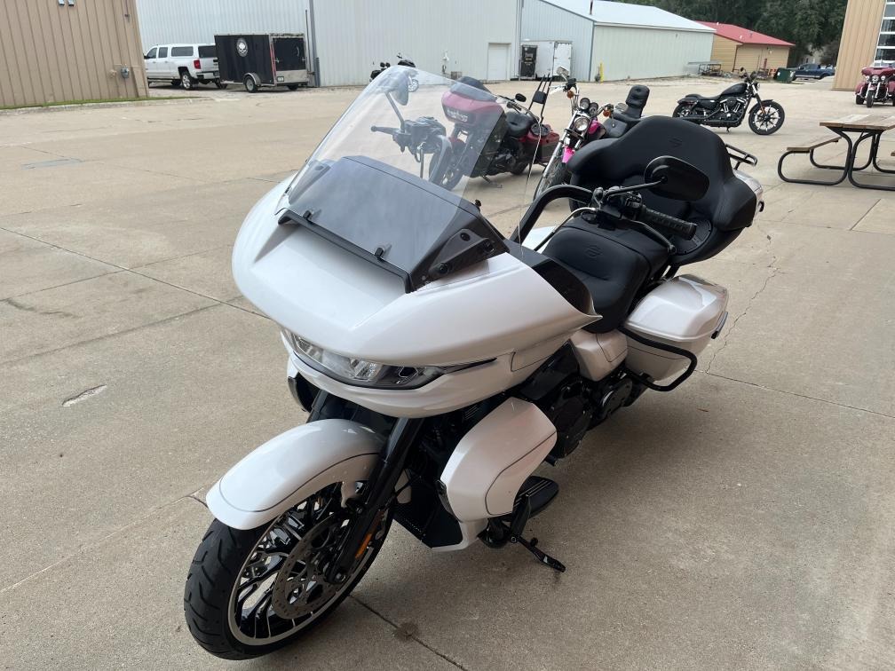 2026 Harley-Davidson Road Glide® Limited 4