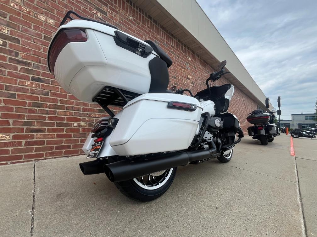 2026 Harley-Davidson Road Glide® Limited 9