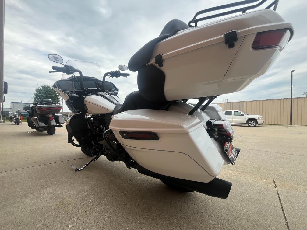 2026 Harley-Davidson Road Glide® Limited 12